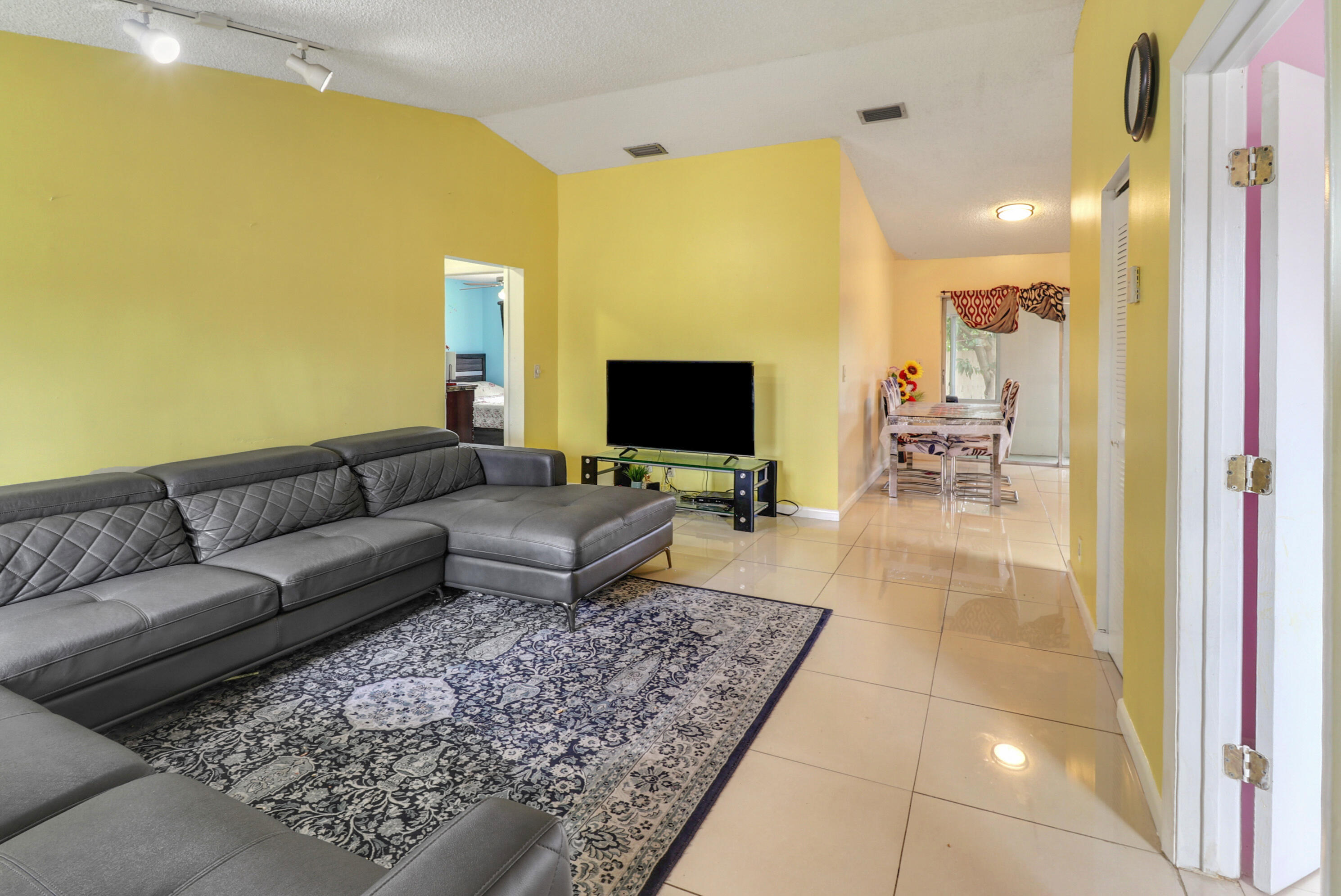 BOYNTON LAKES 1 - Residential