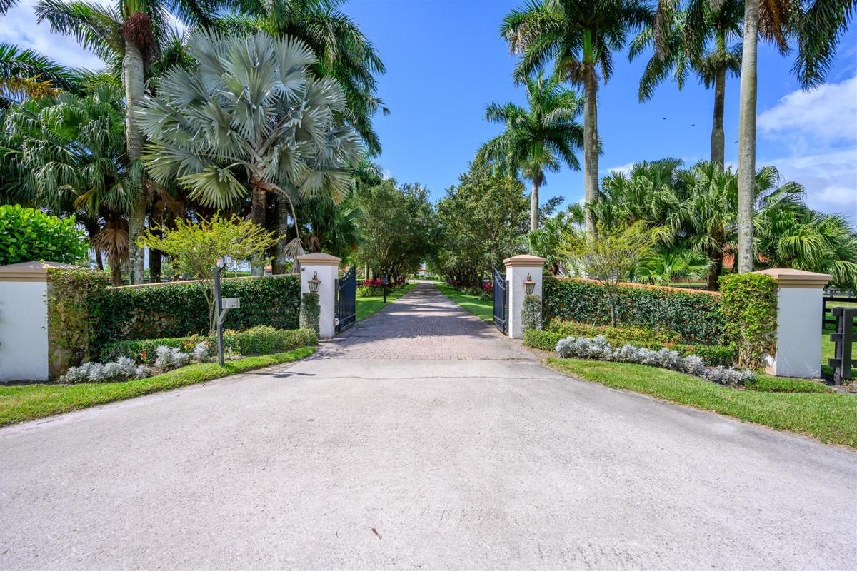 PALM BEACH POINT EAST - Residential