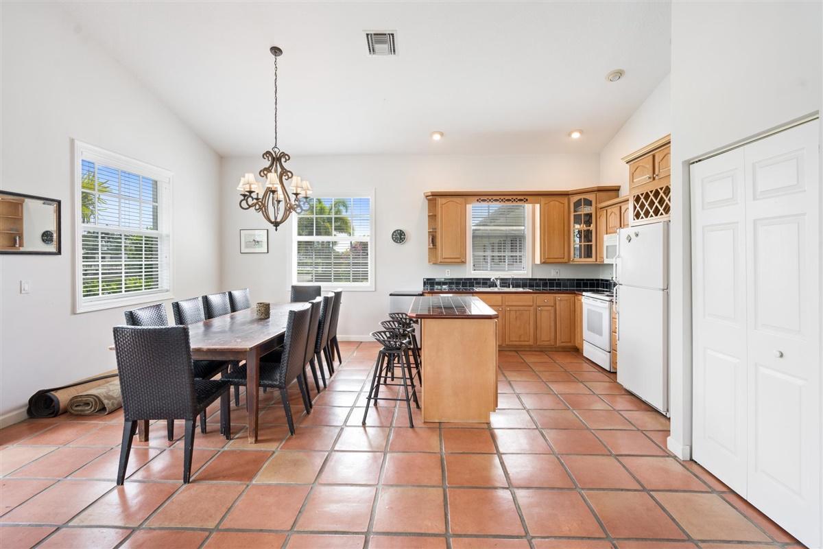 PALM BEACH POINT EAST - Residential