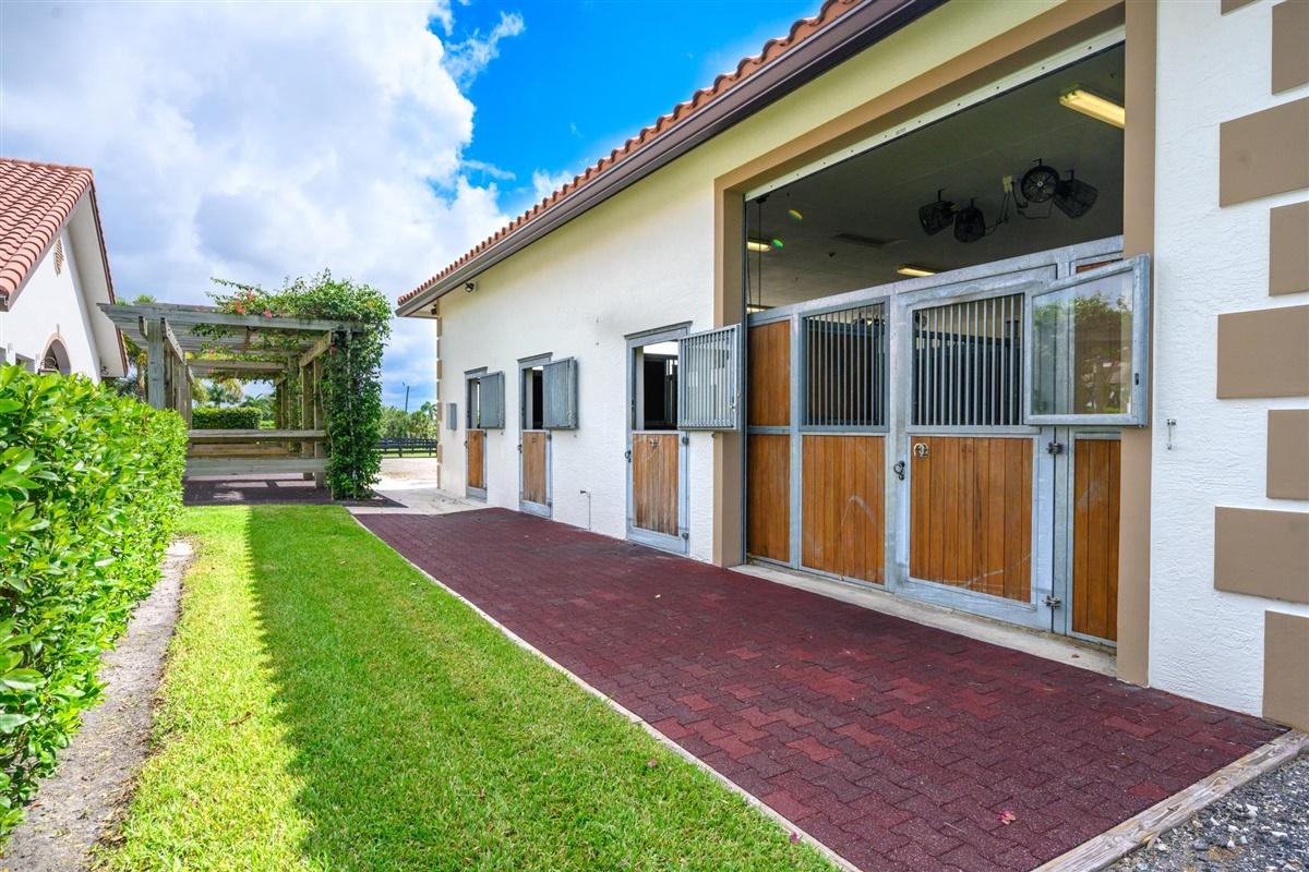 PALM BEACH POINT EAST - Residential
