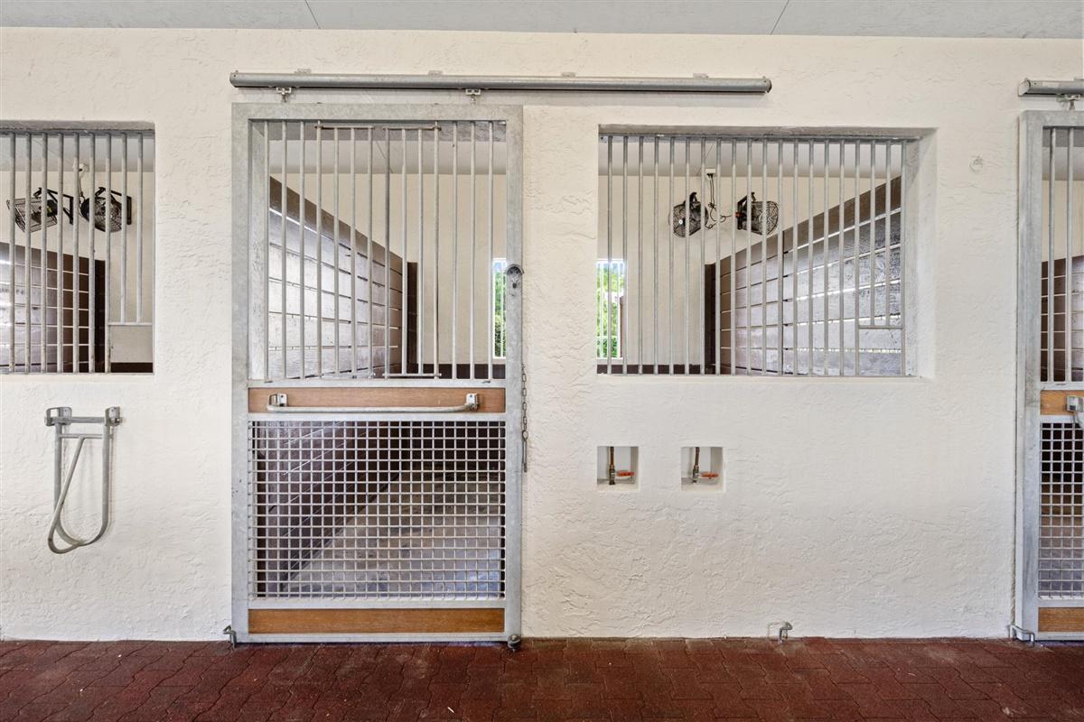 PALM BEACH POINT EAST - Residential