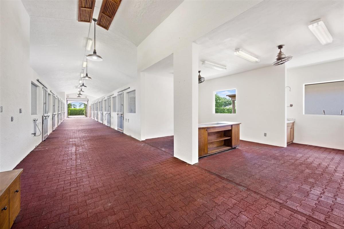 PALM BEACH POINT EAST - Residential