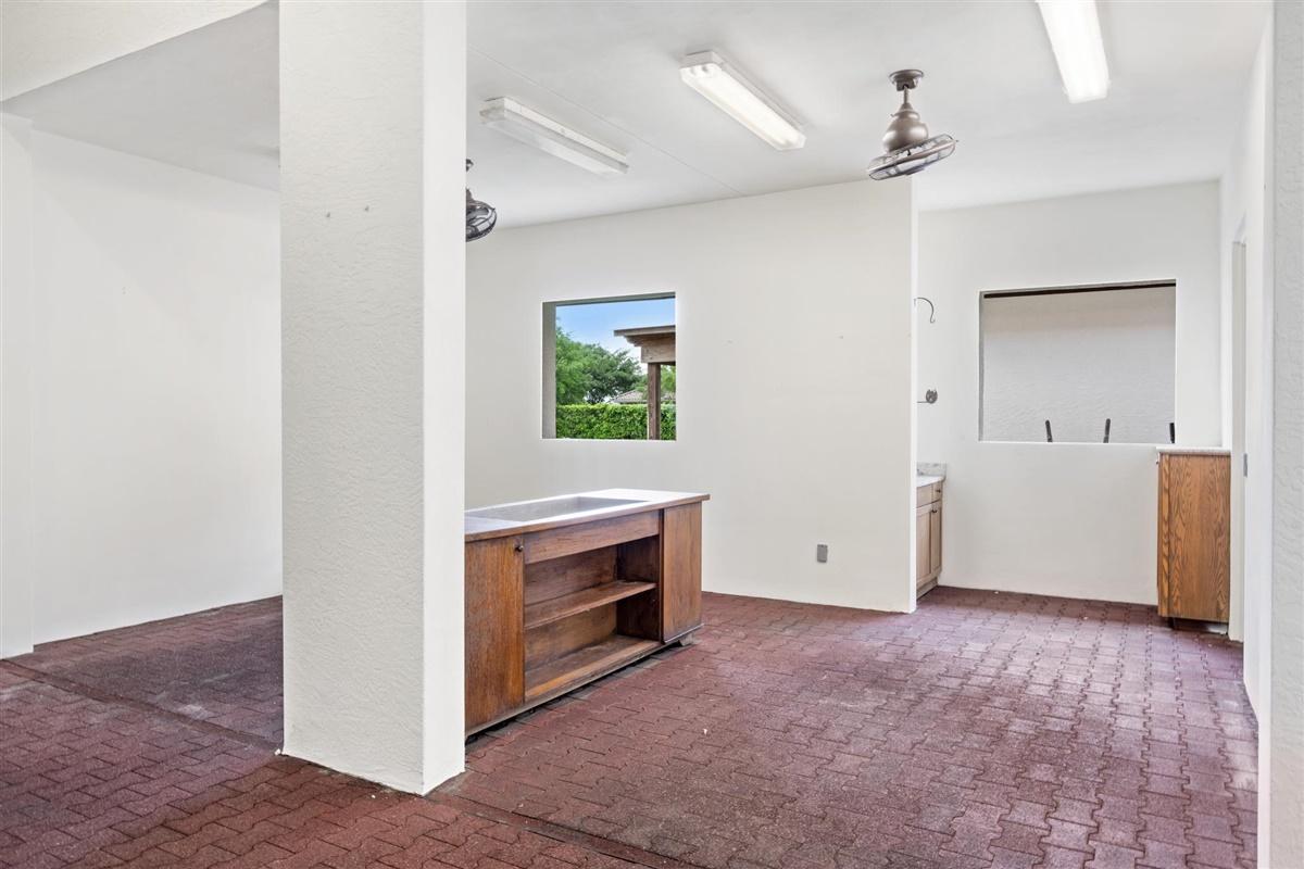 PALM BEACH POINT EAST - Residential