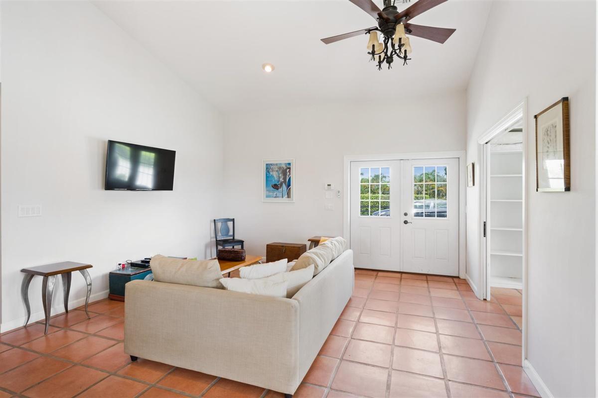 PALM BEACH POINT EAST - Residential