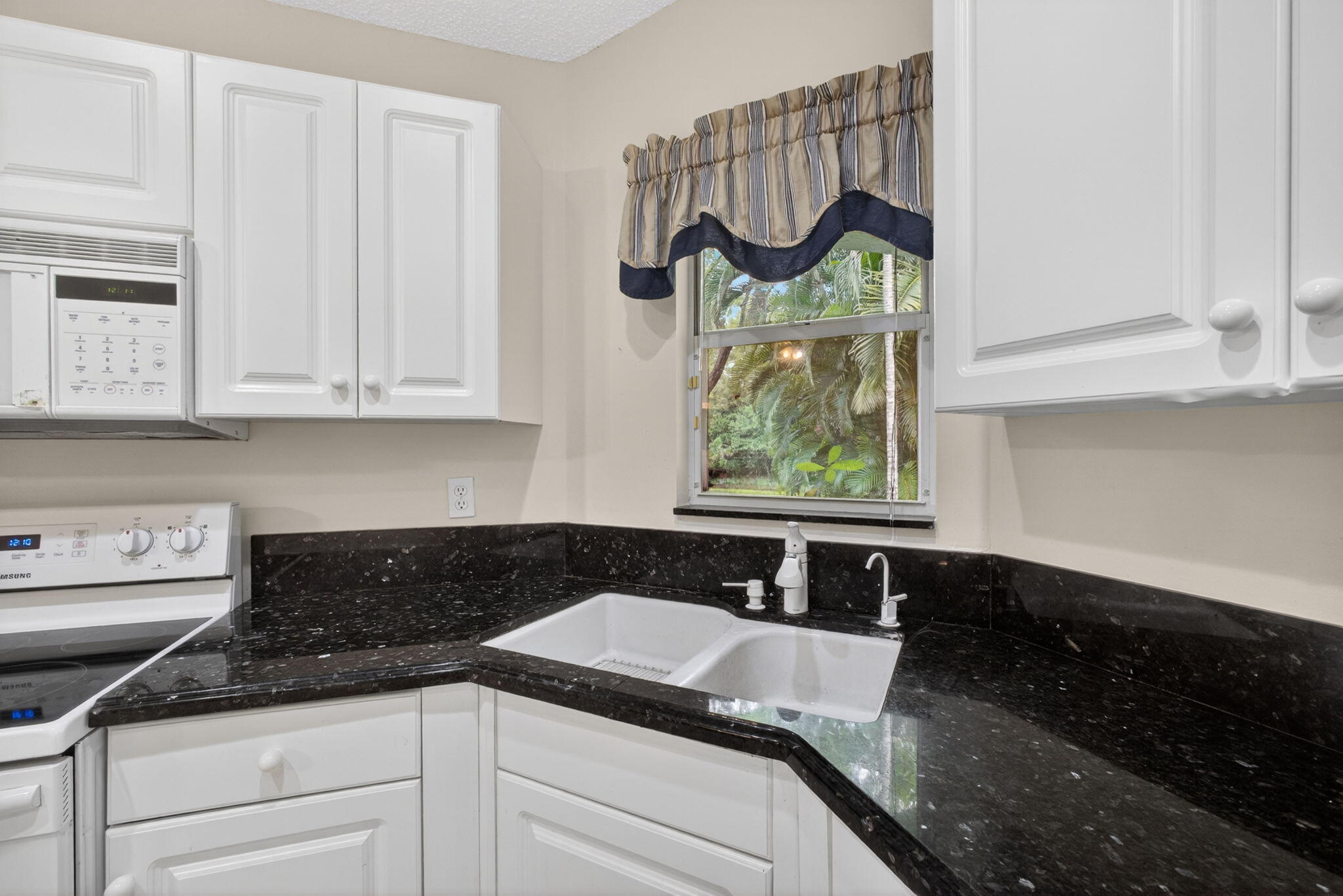 WATERS EDGE - Residential