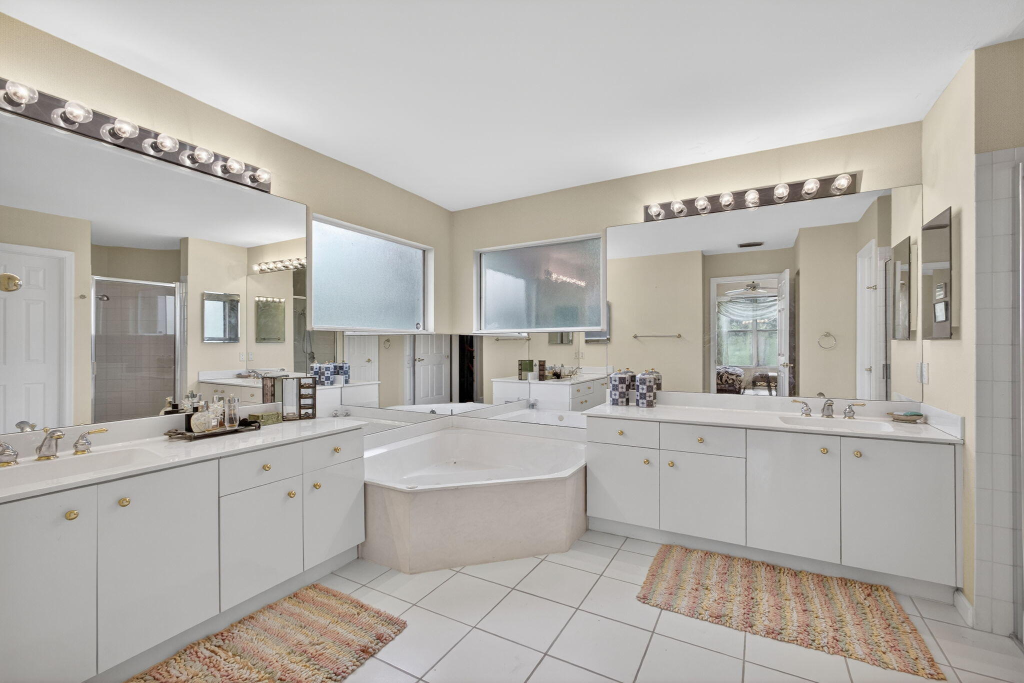 WATERS EDGE - Residential