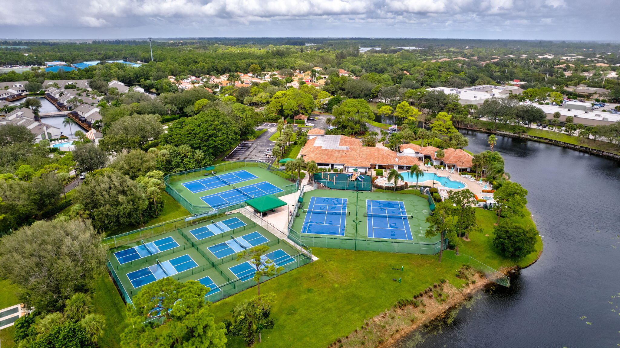 WATERS EDGE - Residential