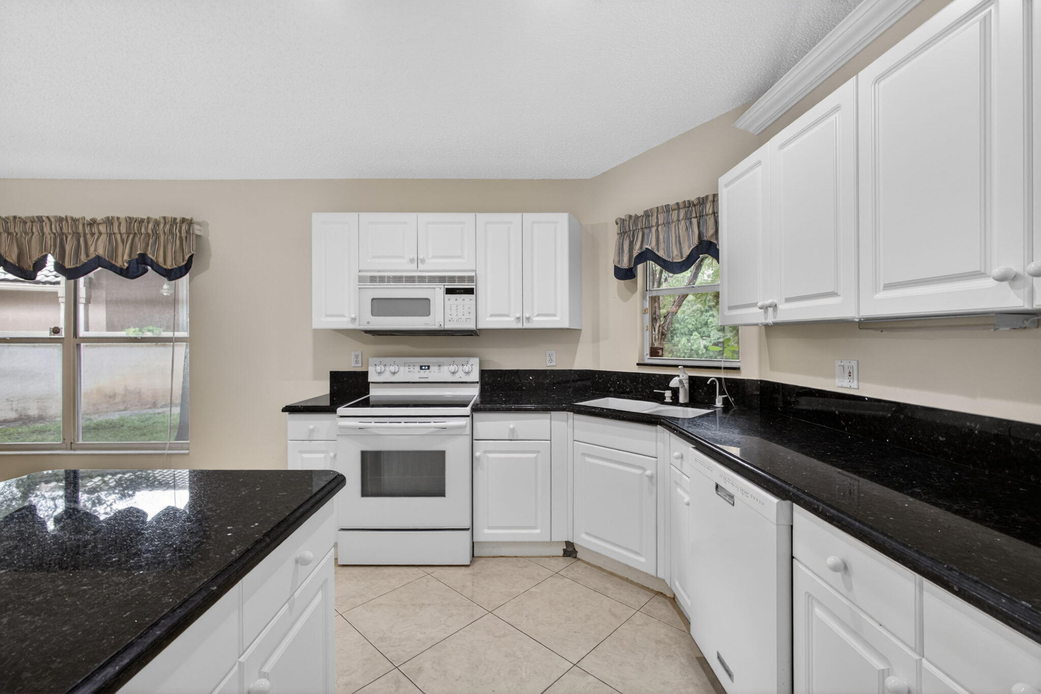 WATERS EDGE - Residential
