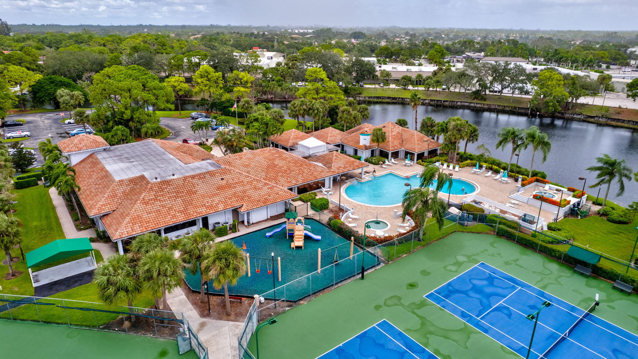 WATERS EDGE - Residential