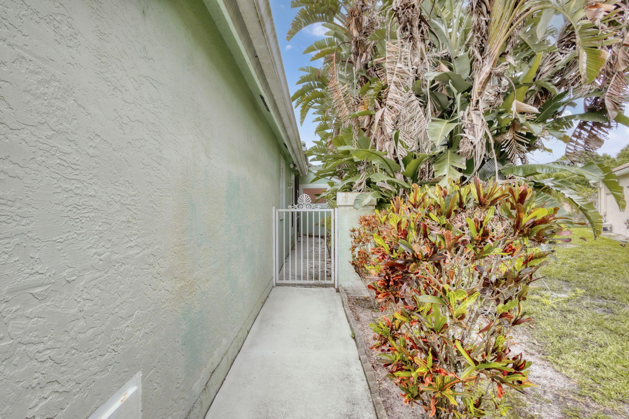 WATERS EDGE - Residential