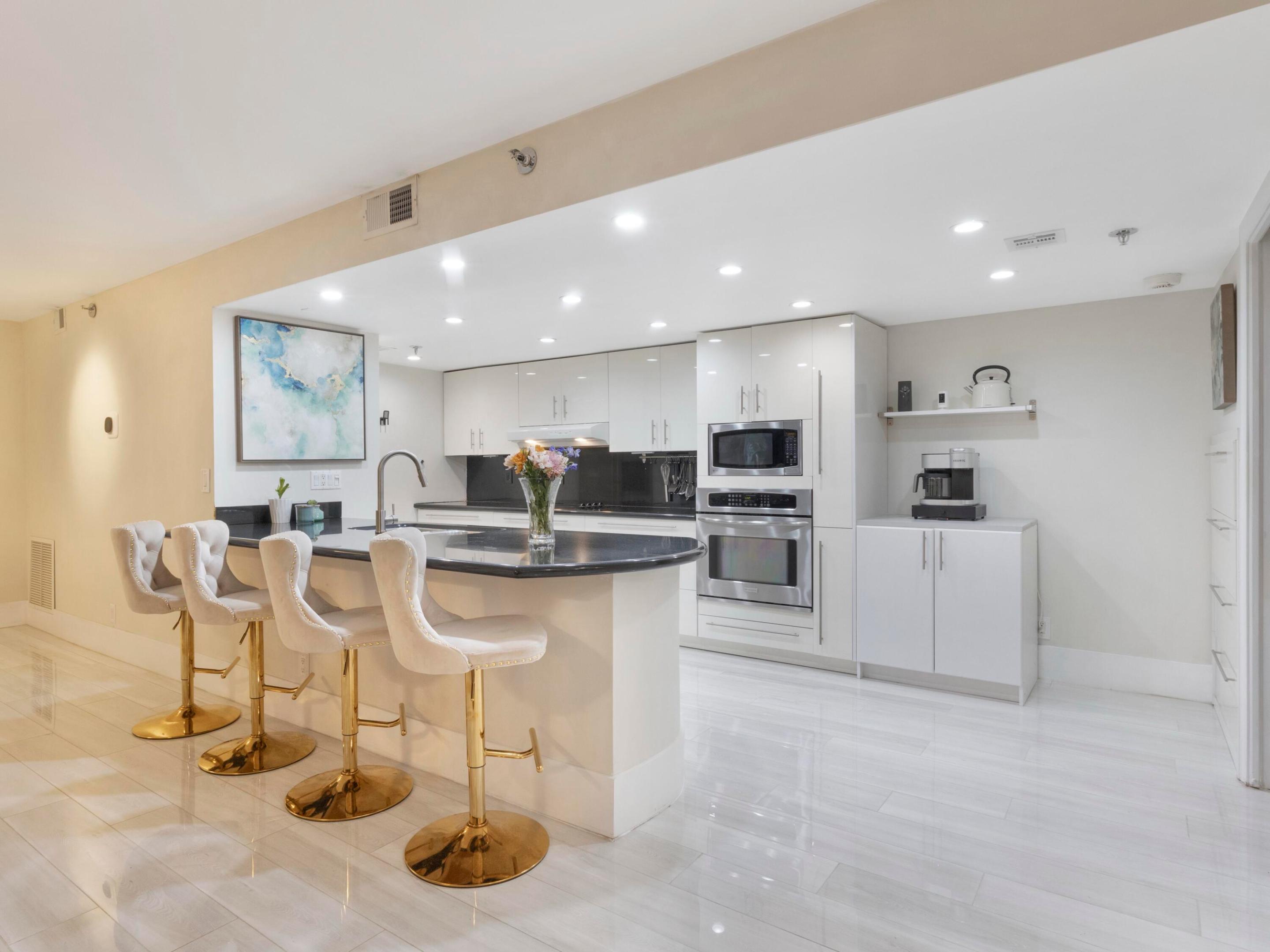 LAVERS RESORT & RACQUET CLUB - Residential Lease