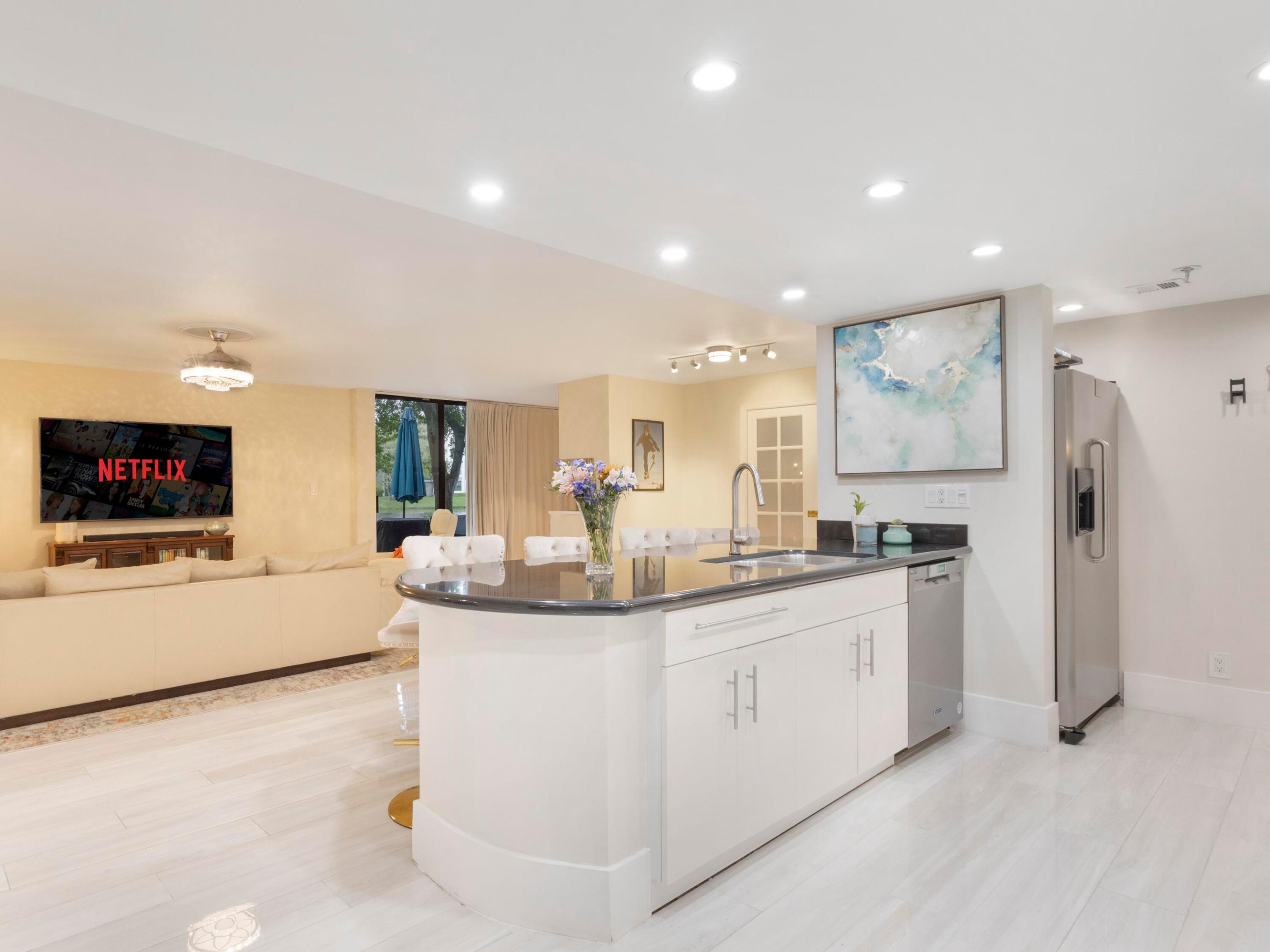 LAVERS RESORT & RACQUET CLUB - Residential Lease
