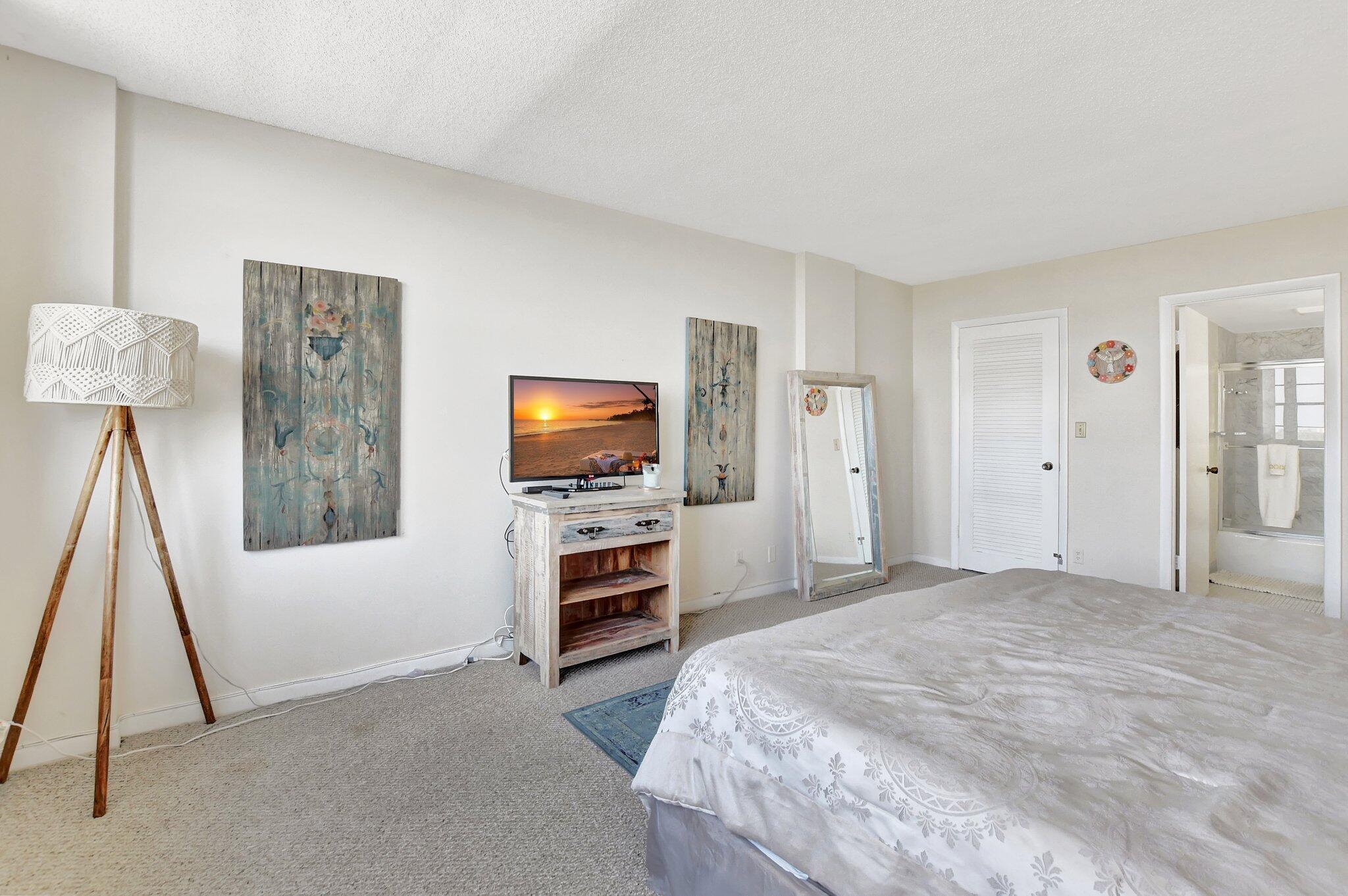 BOCA TOWERS CONDO PORTION - Residential Lease
