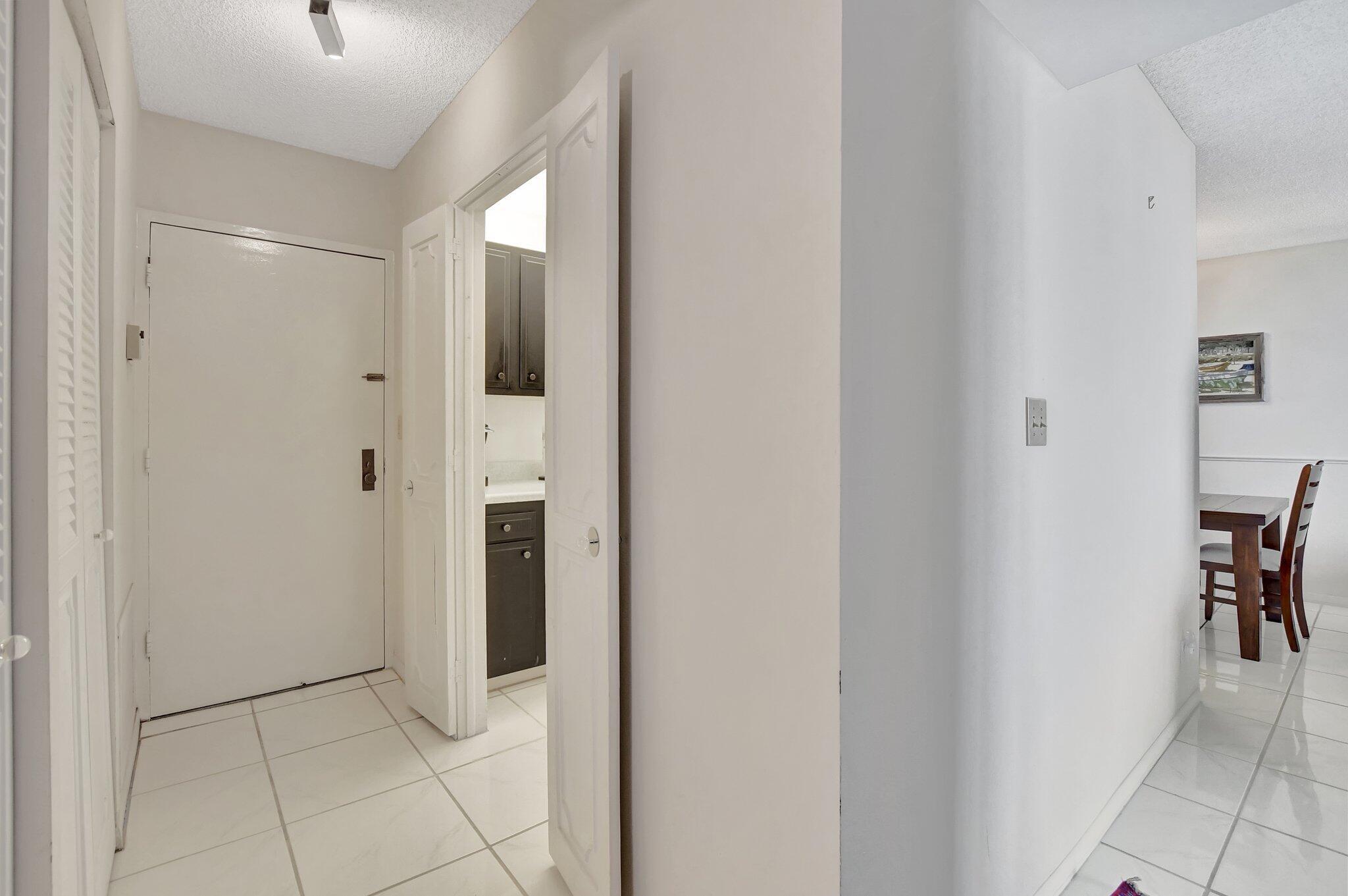 BOCA TOWERS CONDO PORTION - Residential Lease