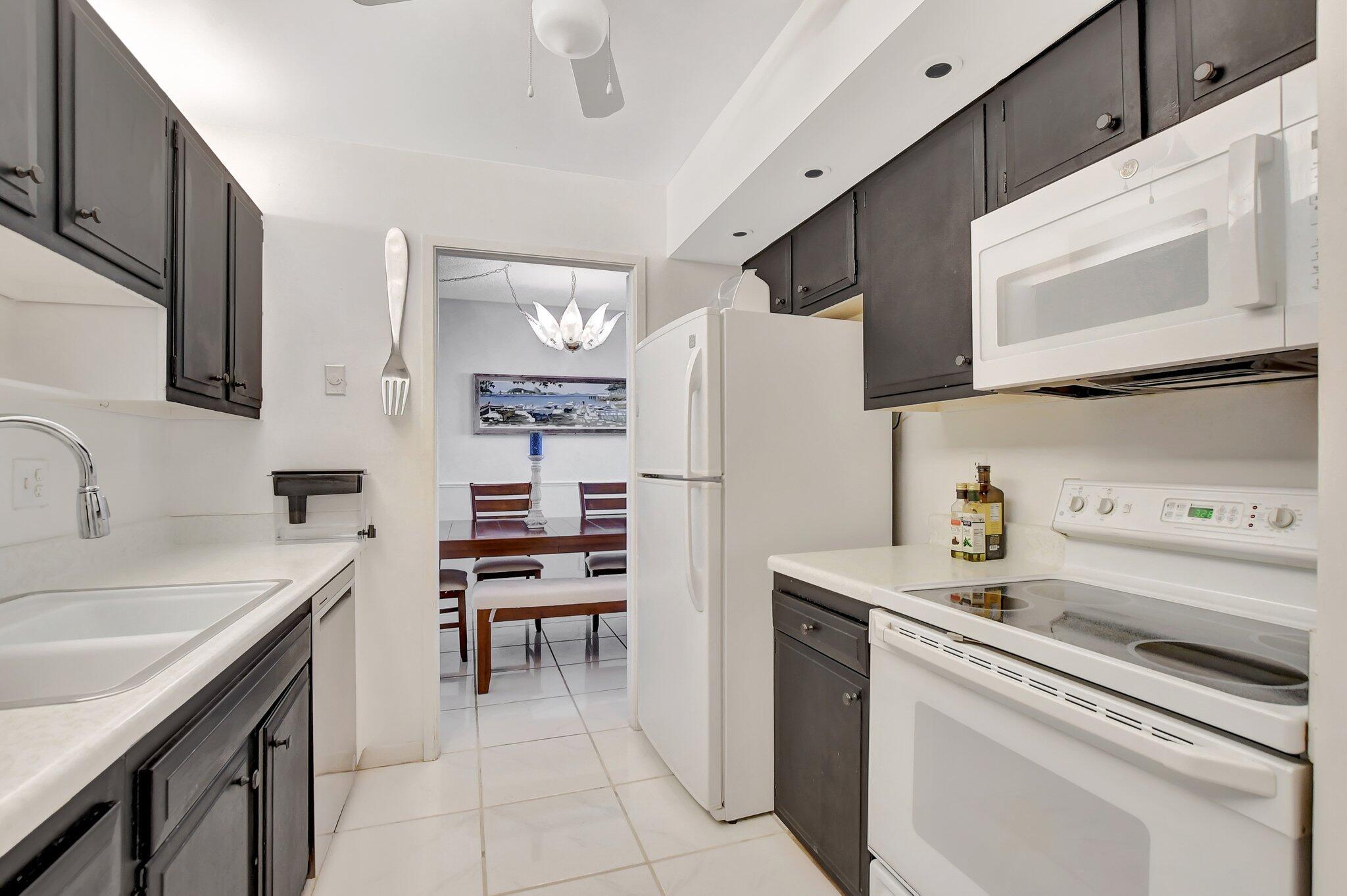 BOCA TOWERS CONDO PORTION - Residential Lease