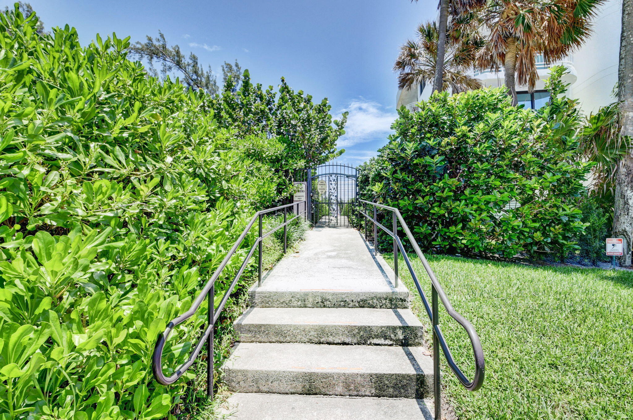 BOCA TOWERS CONDO PORTION - Residential Lease