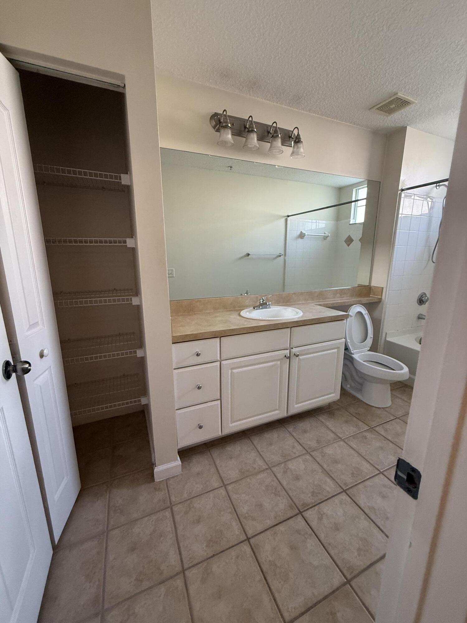 MEZZANO CONDO - Residential Lease