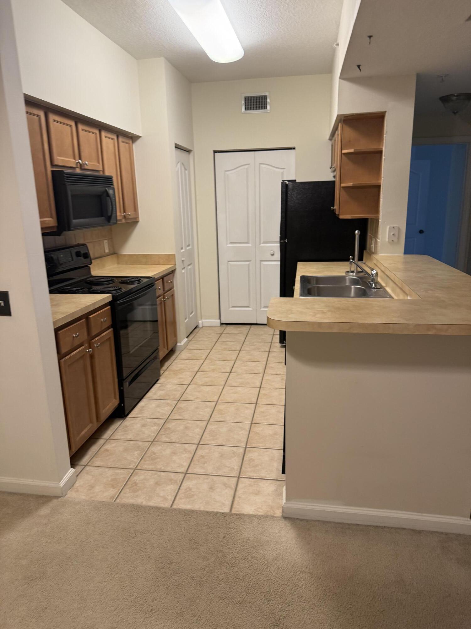 MEZZANO CONDO - Residential Lease