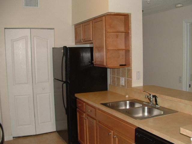 MEZZANO CONDO - Residential Lease