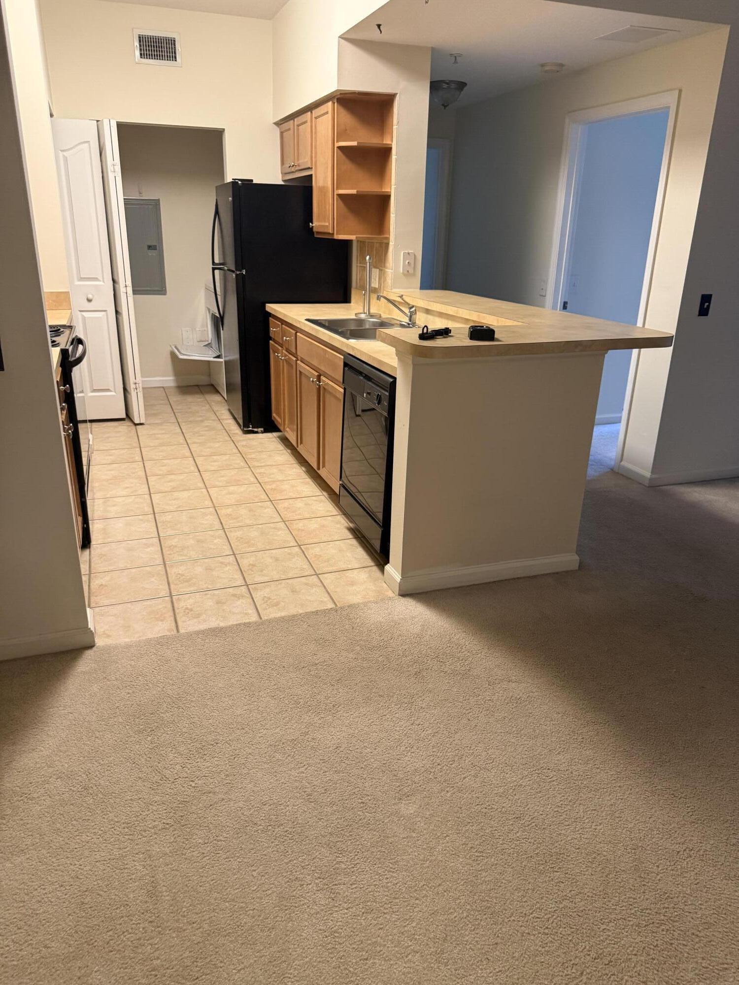 MEZZANO CONDO - Residential Lease