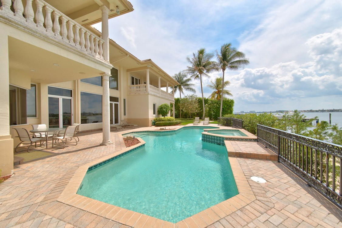 POINT MANALAPAN 9 - Residential