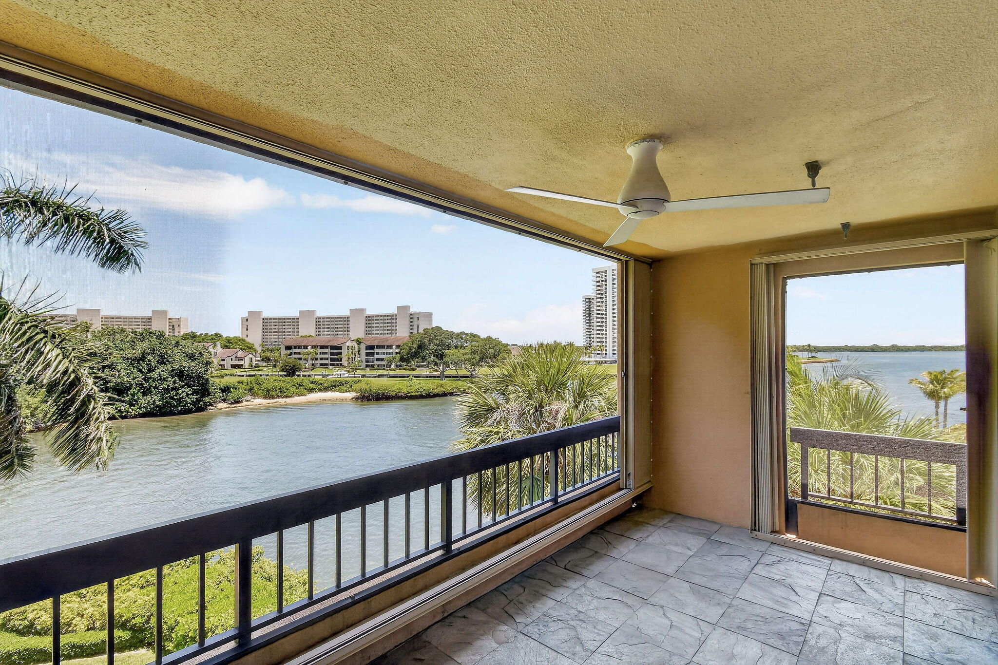 MARINA BAY CONDO - Residential