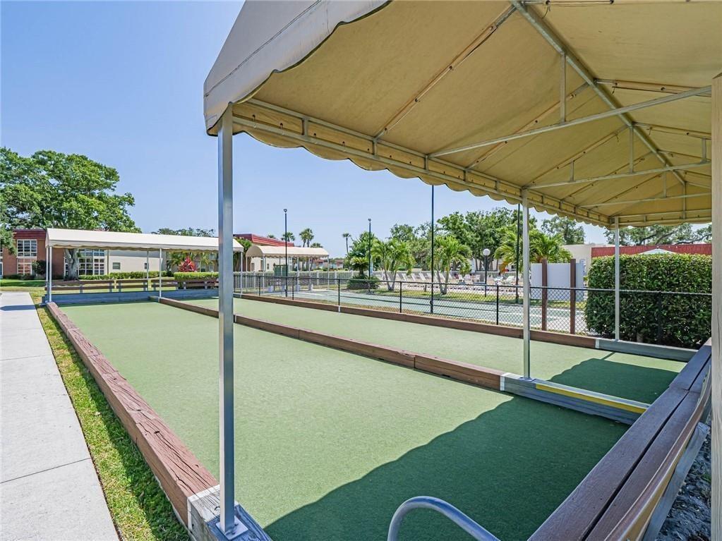VISTA ROYALE PHASE IV BLDGS 83-111 - Residential Lease