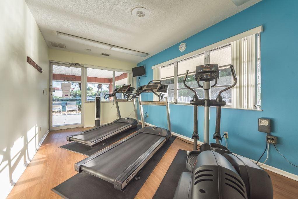 VISTA ROYALE PHASE IV BLDGS 83-111 - Residential Lease