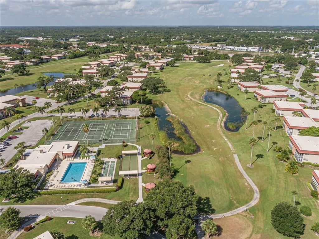 VISTA ROYALE PHASE IV BLDGS 83-111 - Residential Lease
