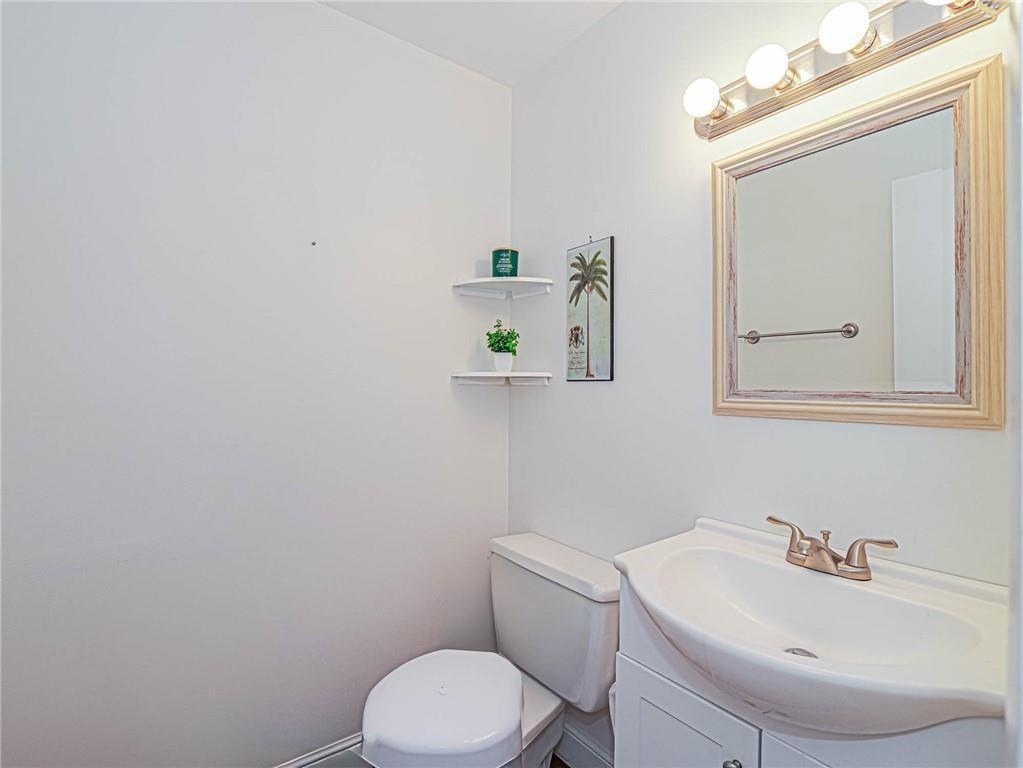 VISTA ROYALE PHASE IV BLDGS 83-111 - Residential Lease