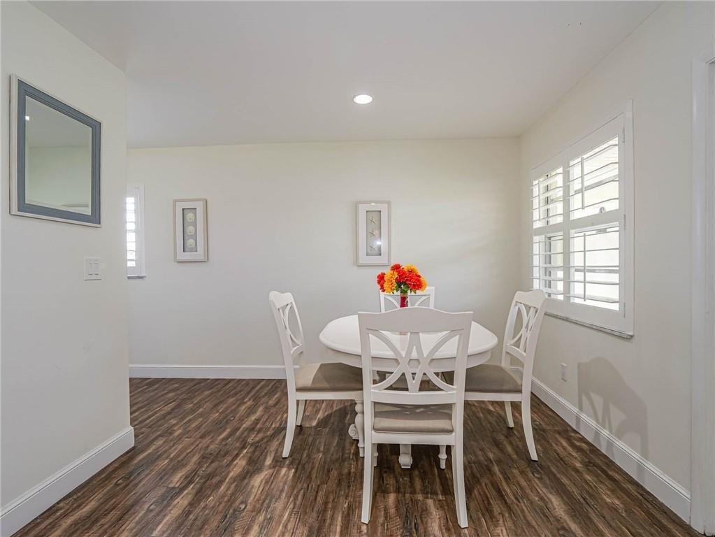 VISTA ROYALE PHASE IV BLDGS 83-111 - Residential Lease