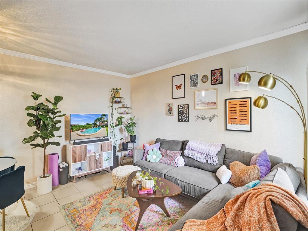 HILLCREST OF POMPANO CONDO - Residential Lease