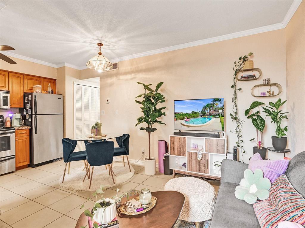 HILLCREST OF POMPANO CONDO - Residential Lease