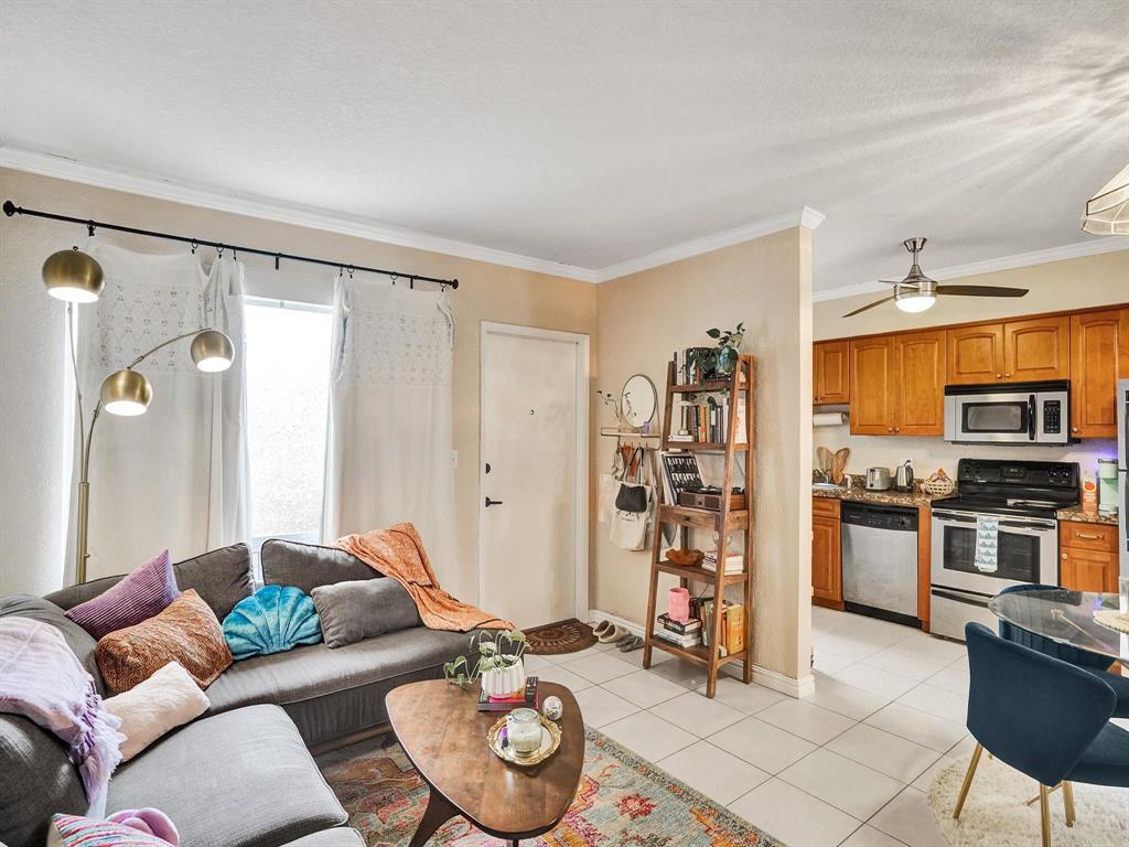 HILLCREST OF POMPANO CONDO - Residential Lease