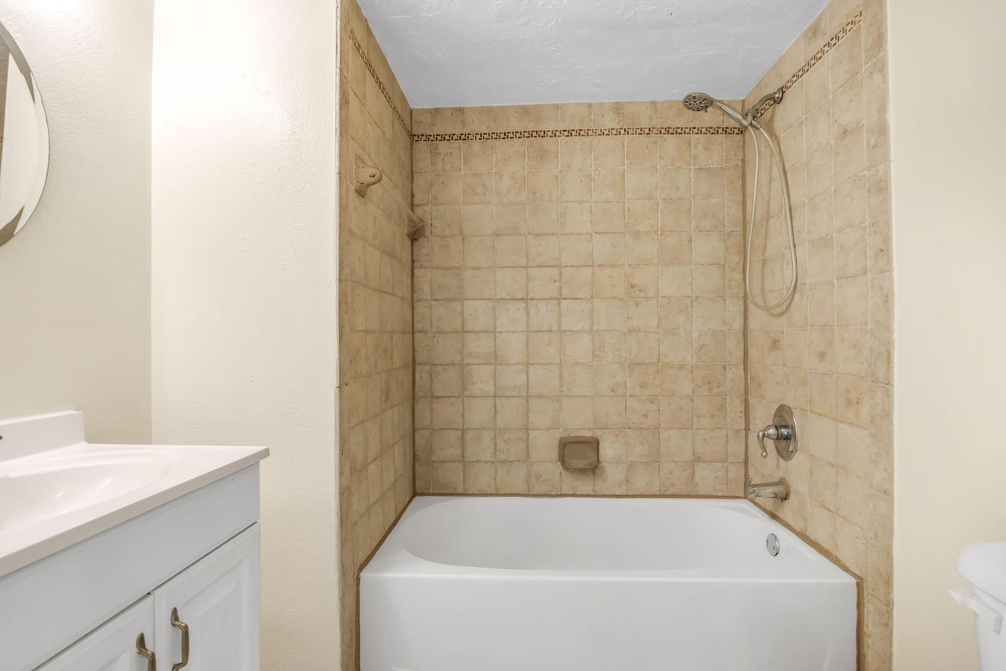ISLAND CLUB AT CORAL SPRINGS - Residential Lease