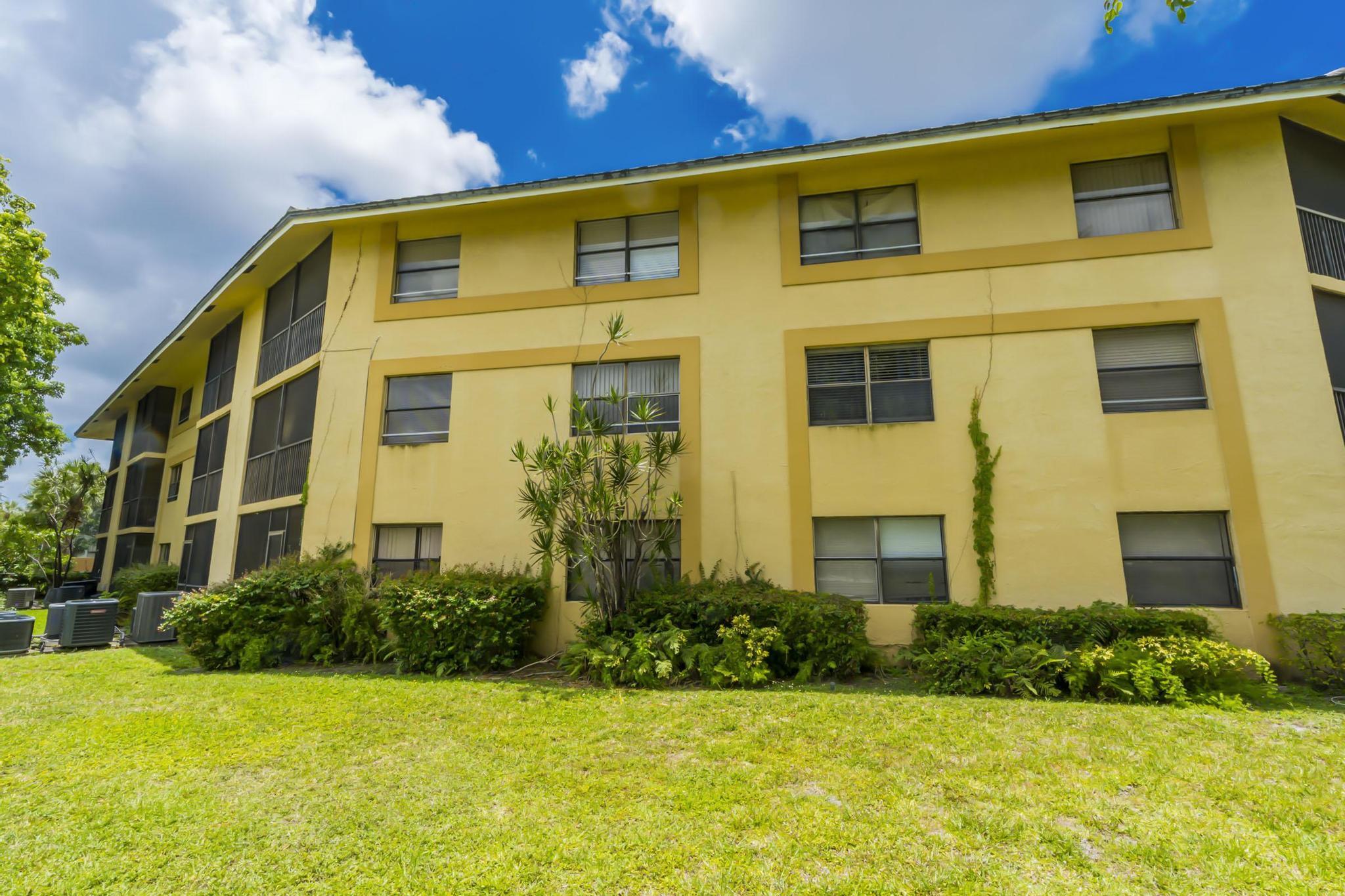 ISLAND CLUB AT CORAL SPRINGS - Residential Lease