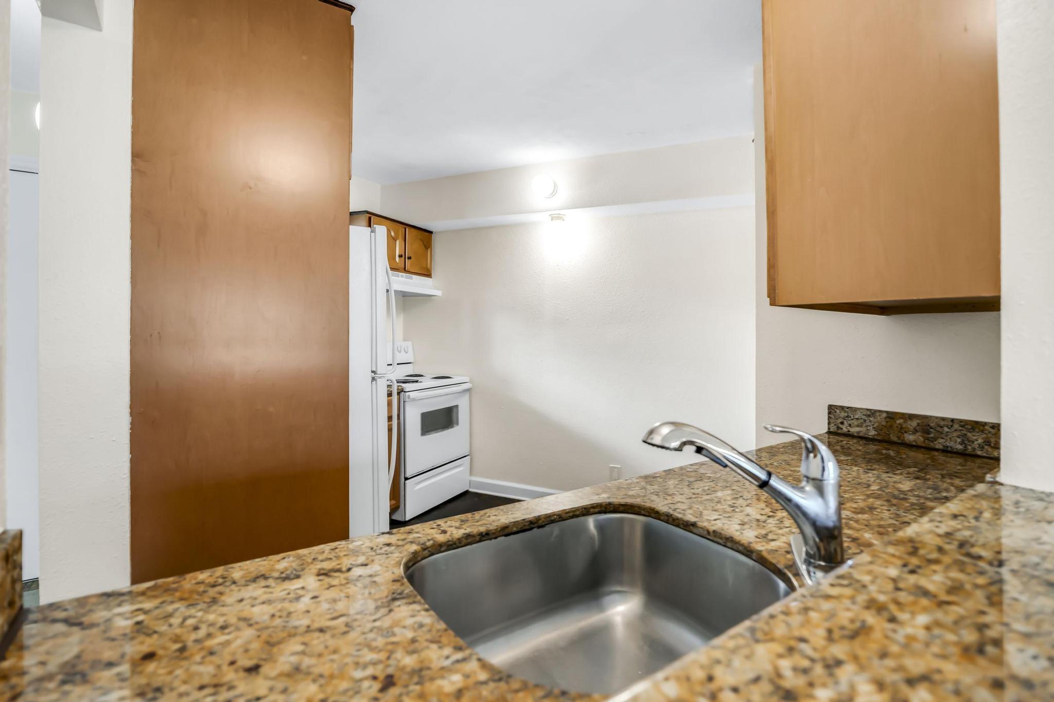 ISLAND CLUB AT CORAL SPRINGS - Residential Lease