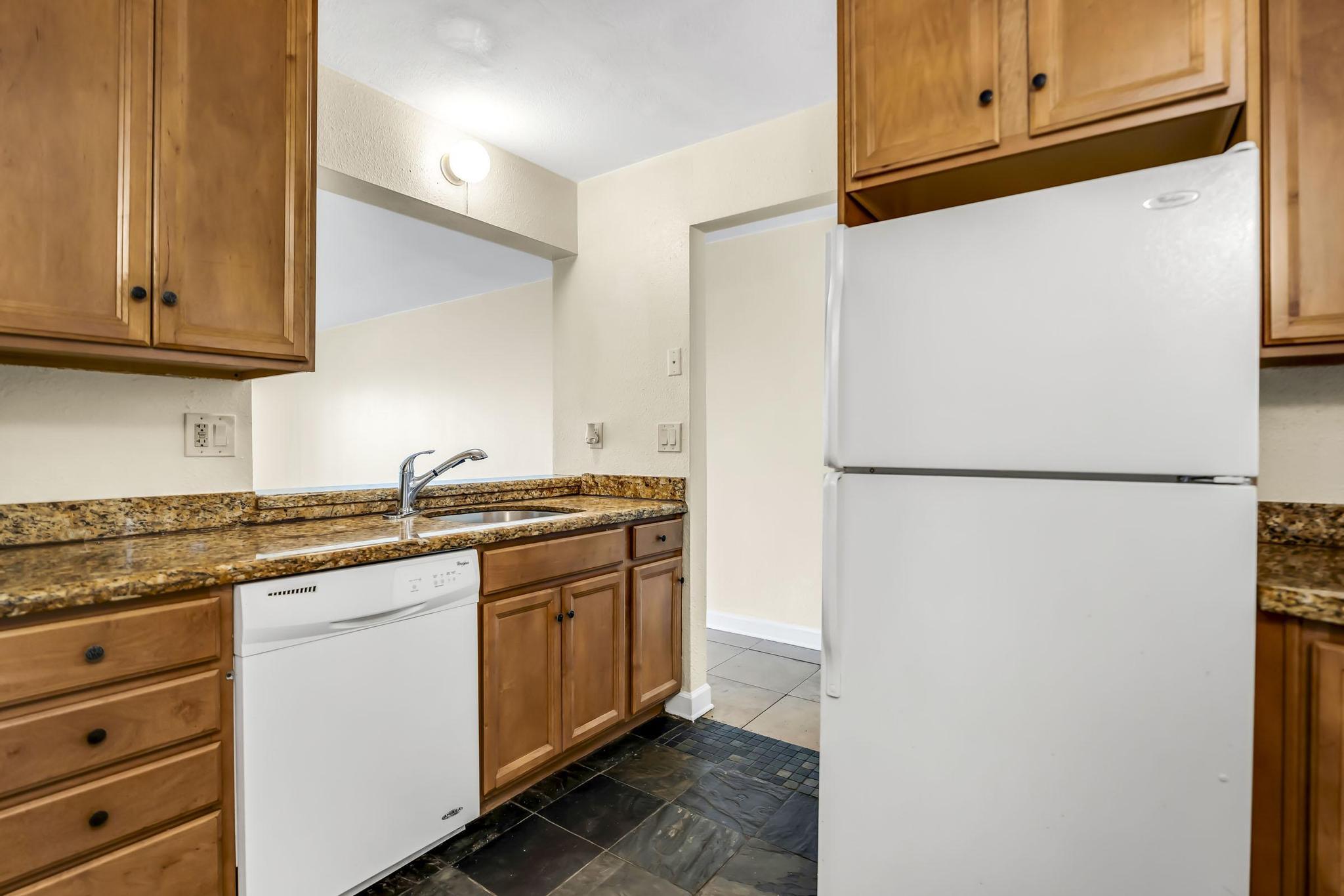 ISLAND CLUB AT CORAL SPRINGS - Residential Lease