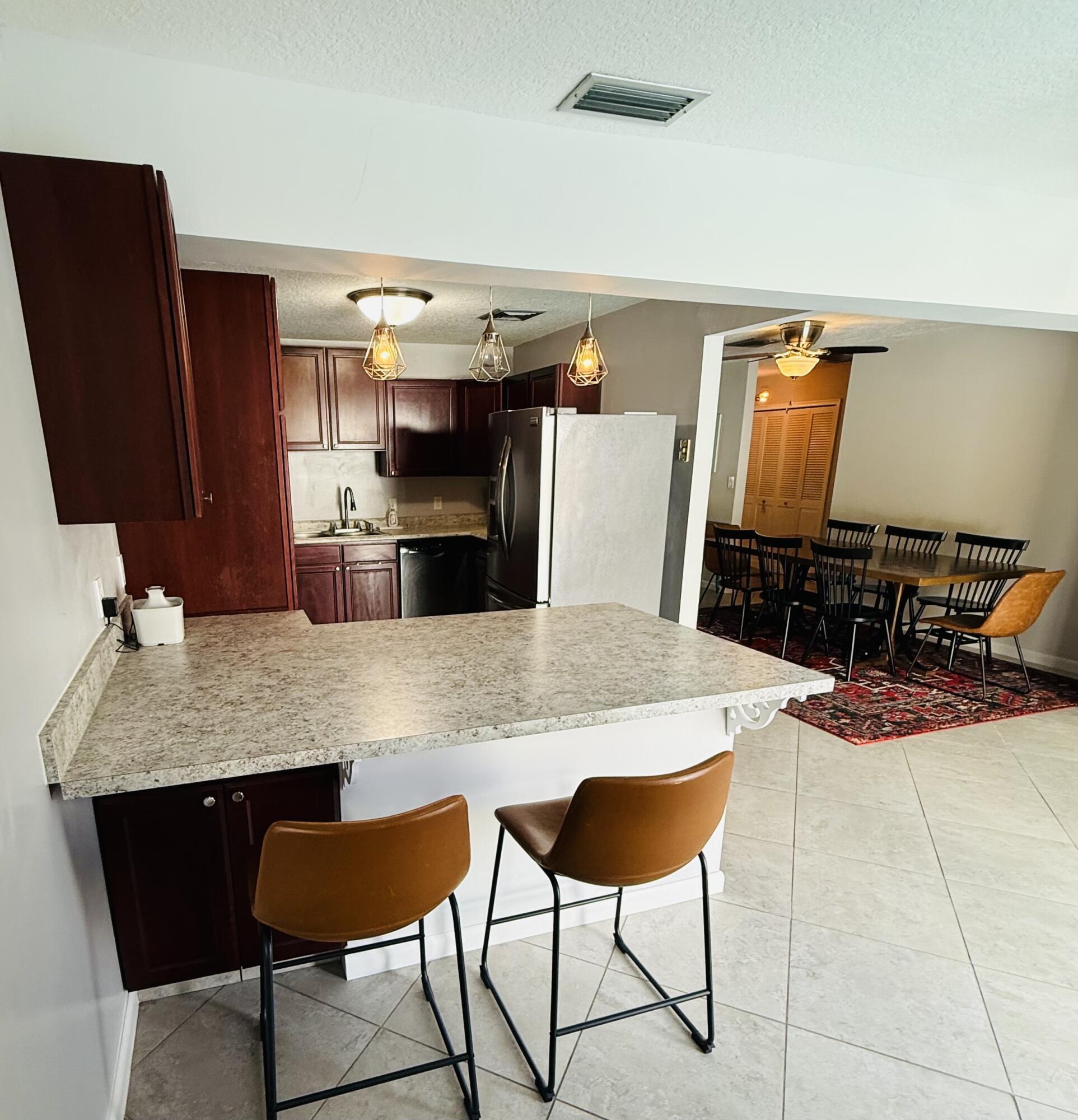 FLORAL PARK LANTANA - Residential
