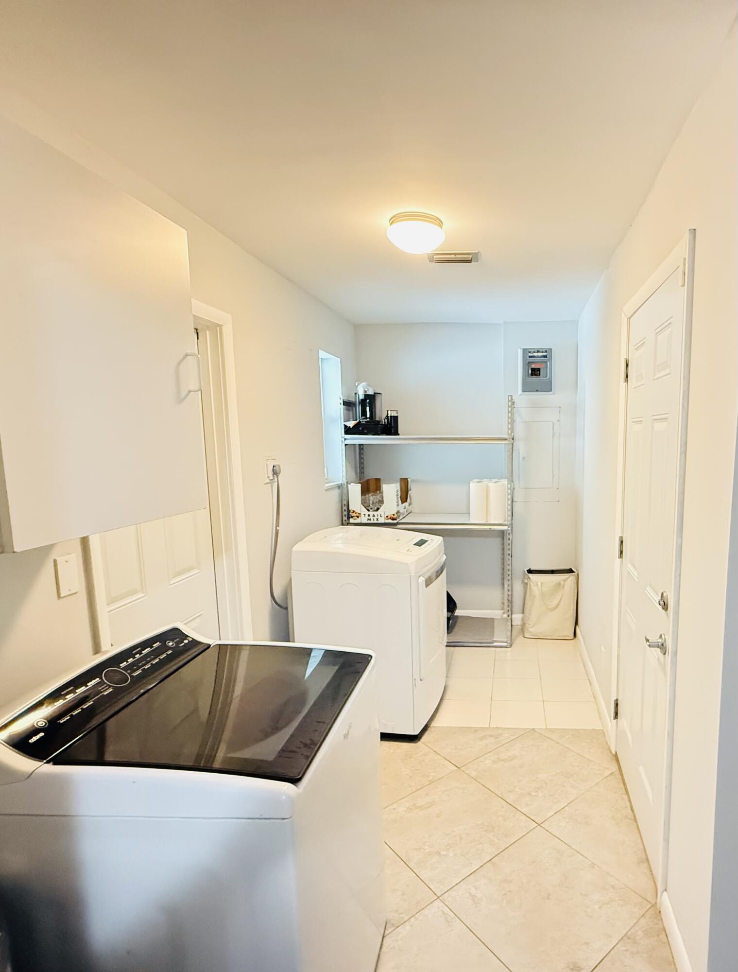 FLORAL PARK LANTANA - Residential