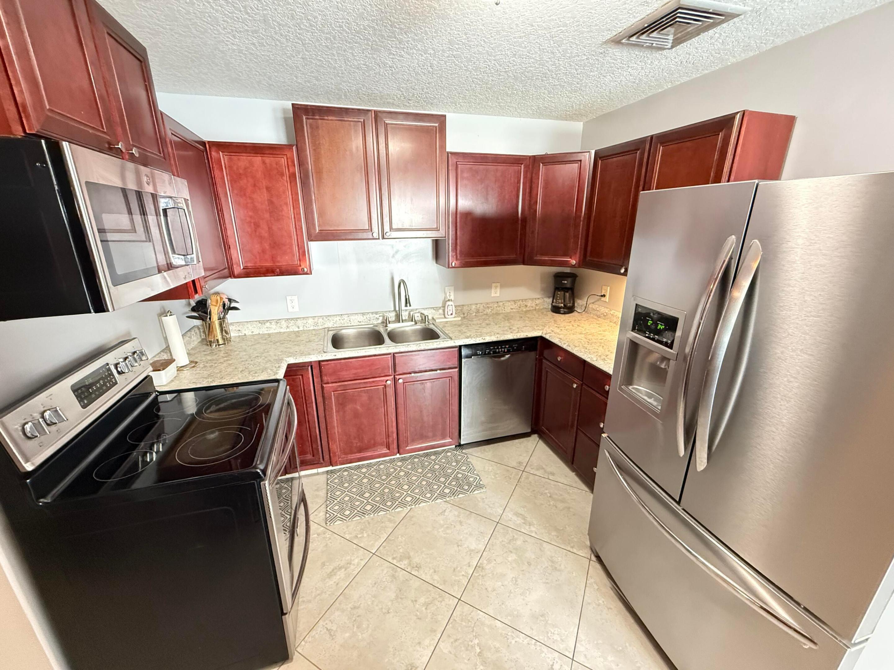 FLORAL PARK LANTANA - Residential