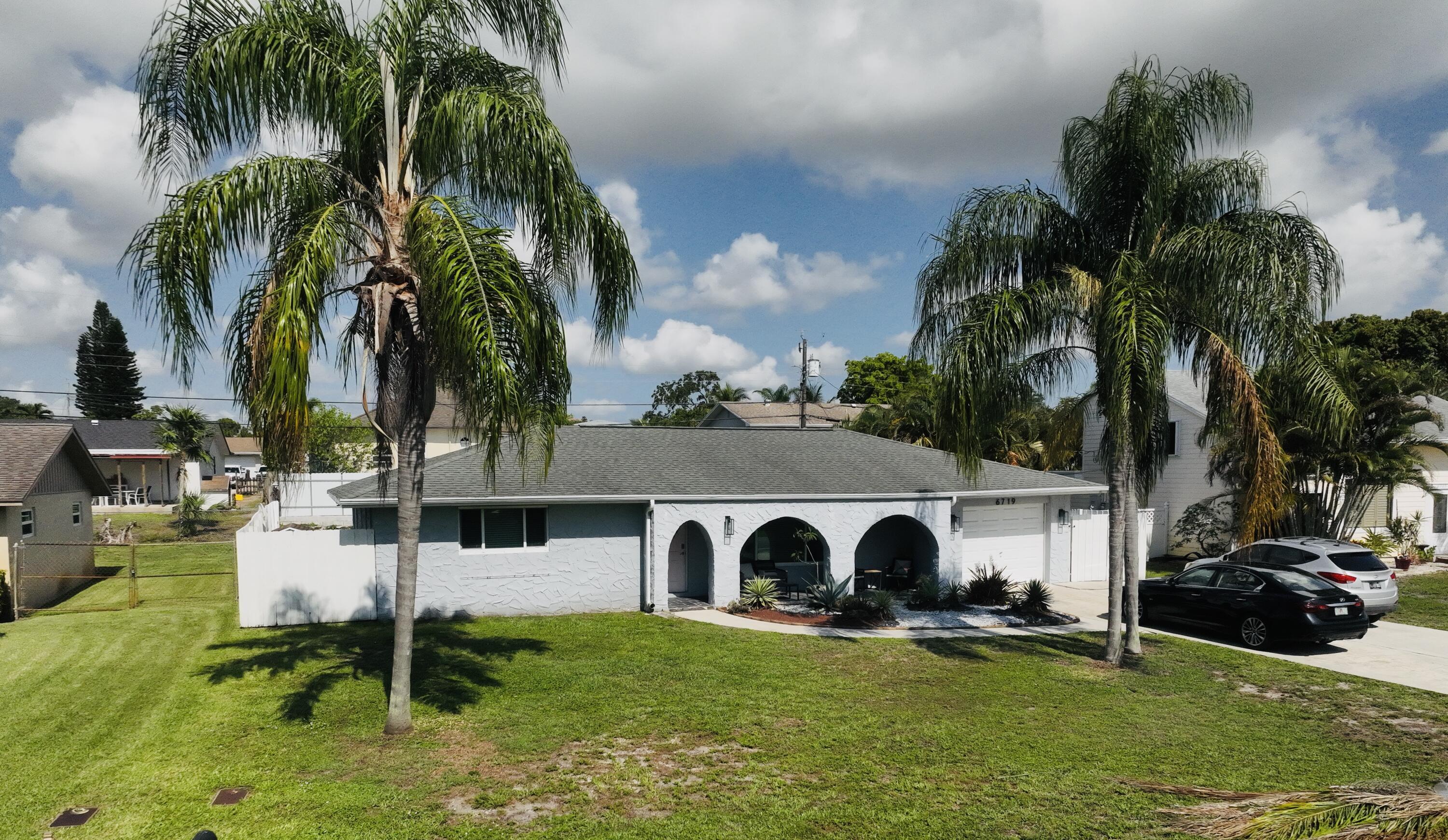 FLORAL PARK LANTANA - Residential