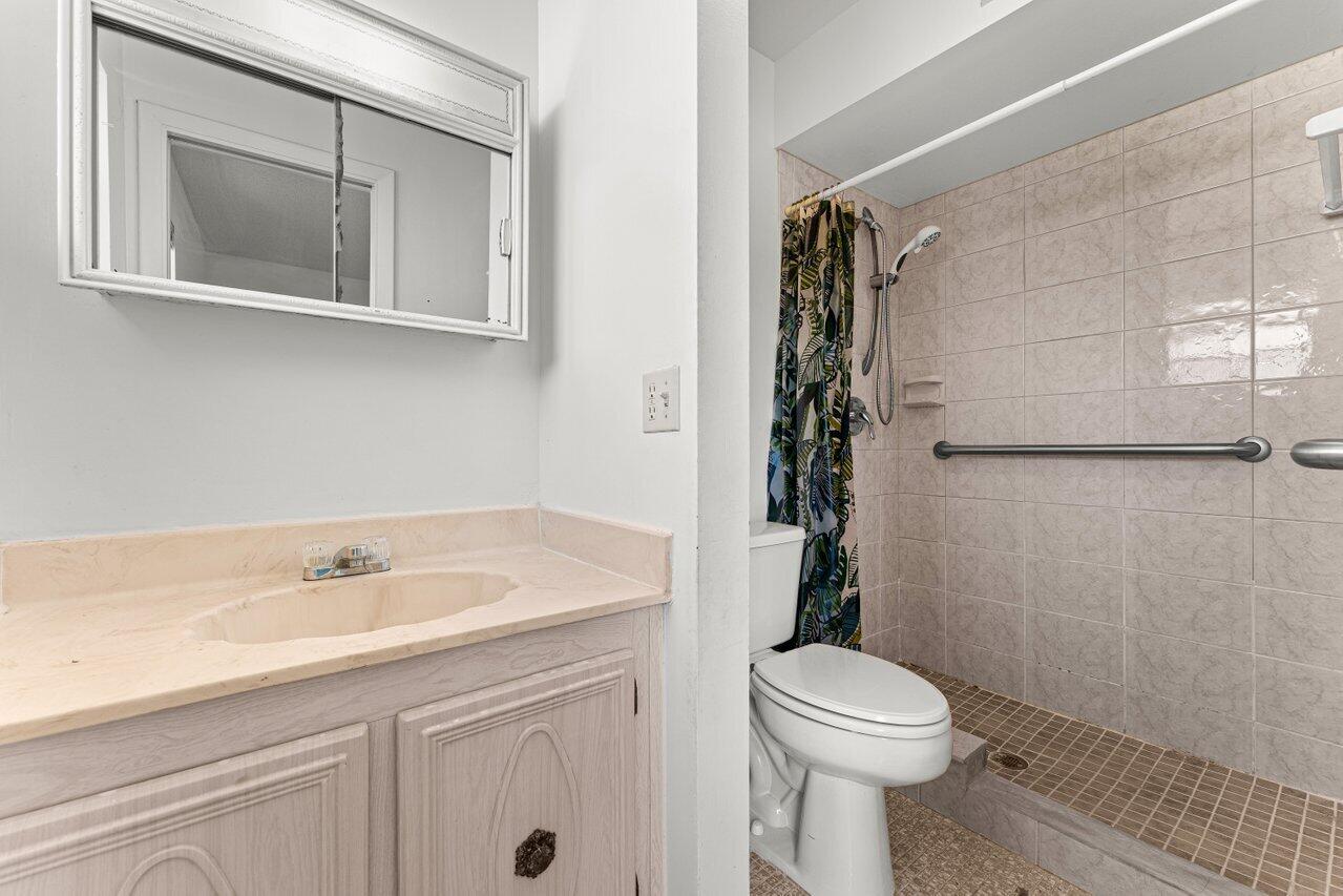 COVERED BRIDGE CONDO - Residential