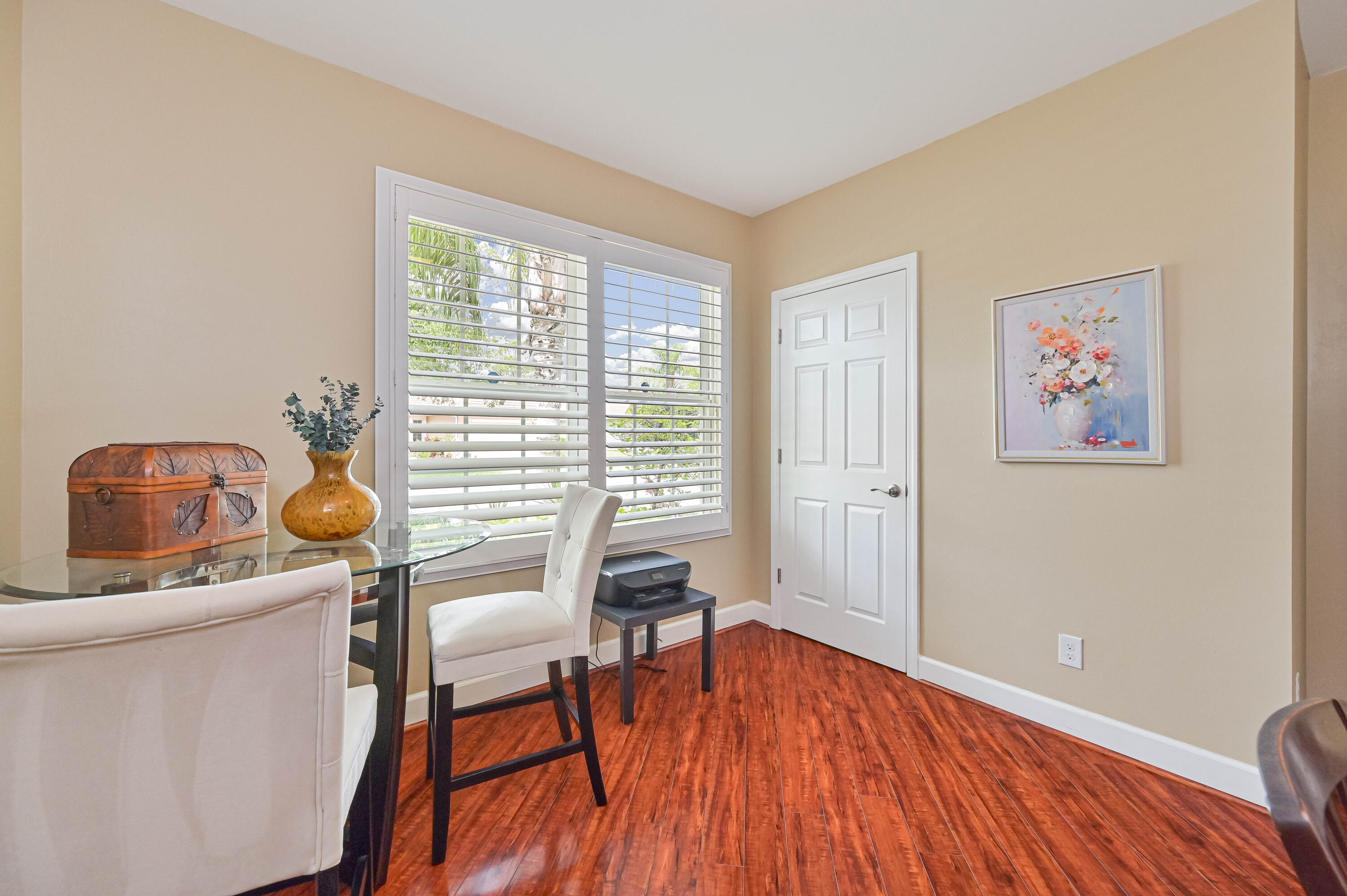 RIVER HALL - Residential