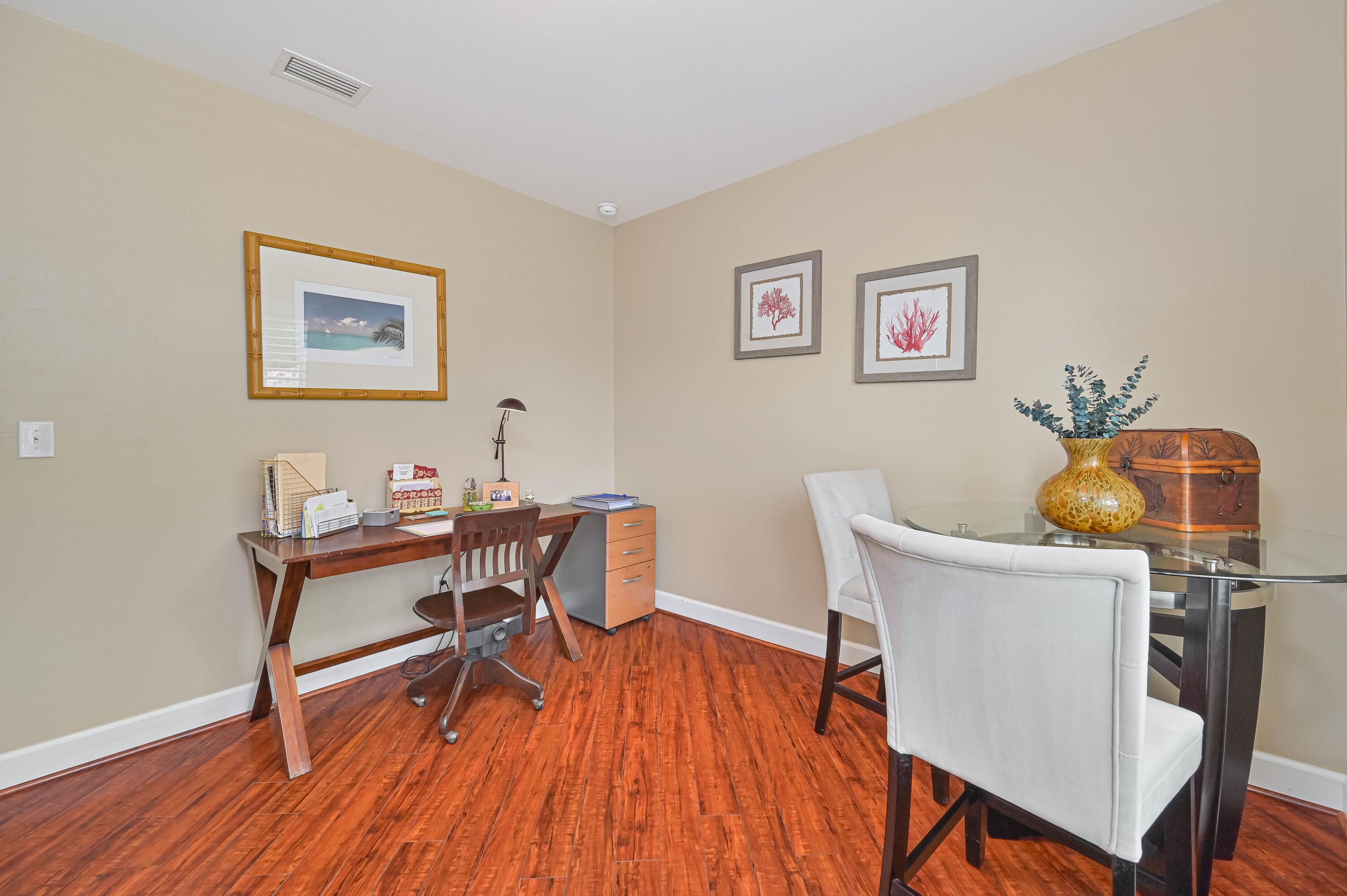 RIVER HALL - Residential
