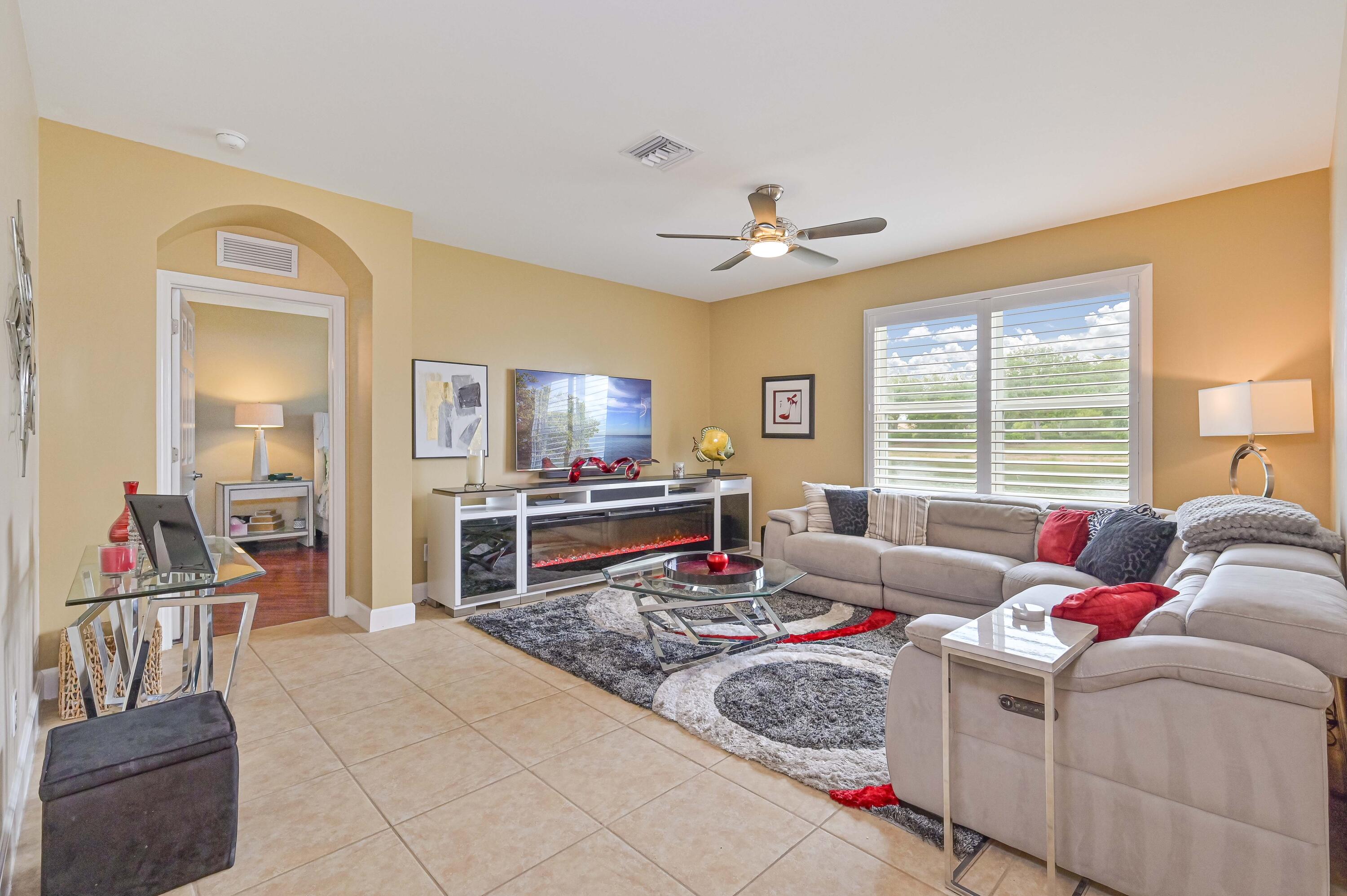 RIVER HALL - Residential