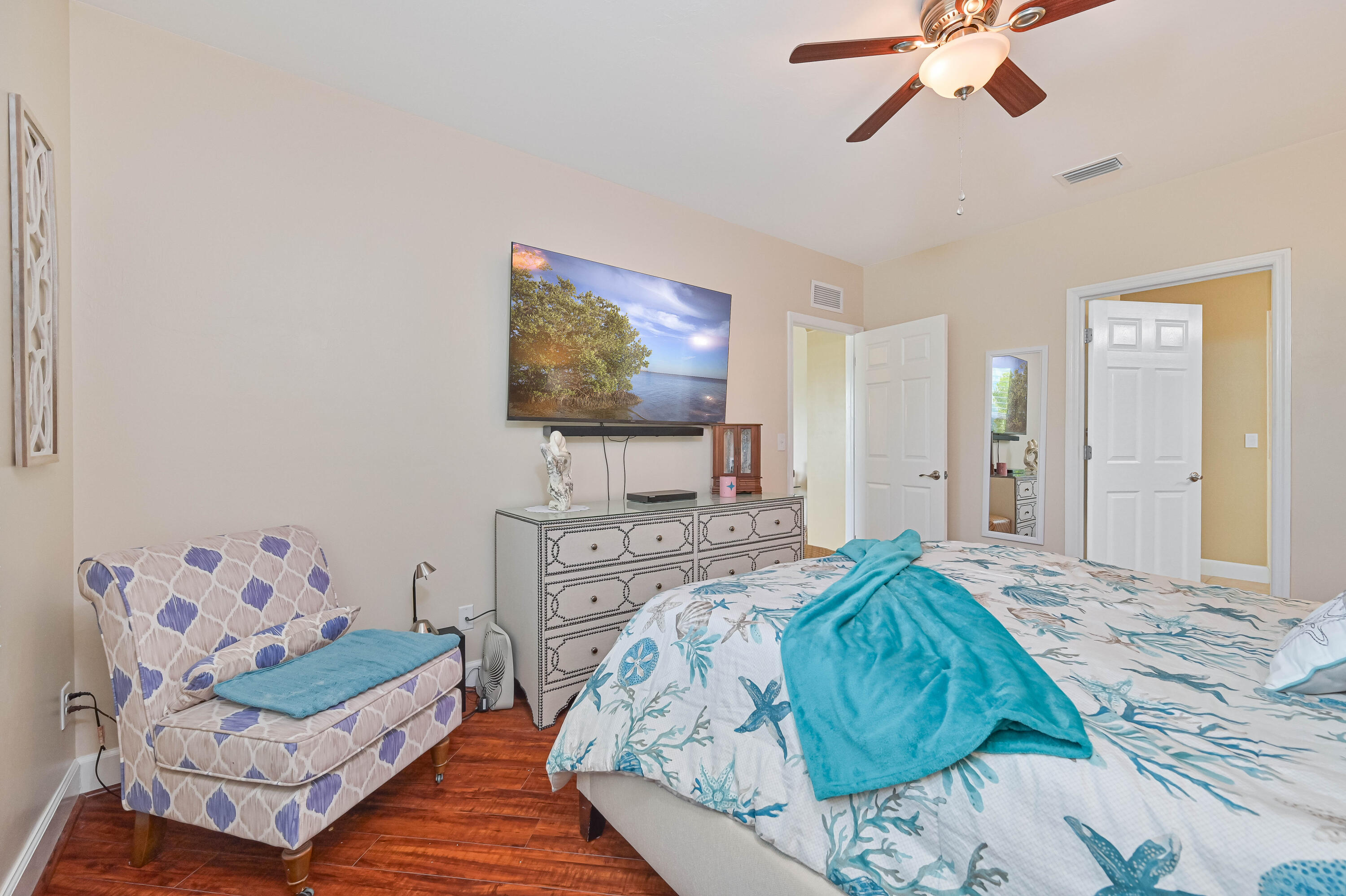 RIVER HALL - Residential