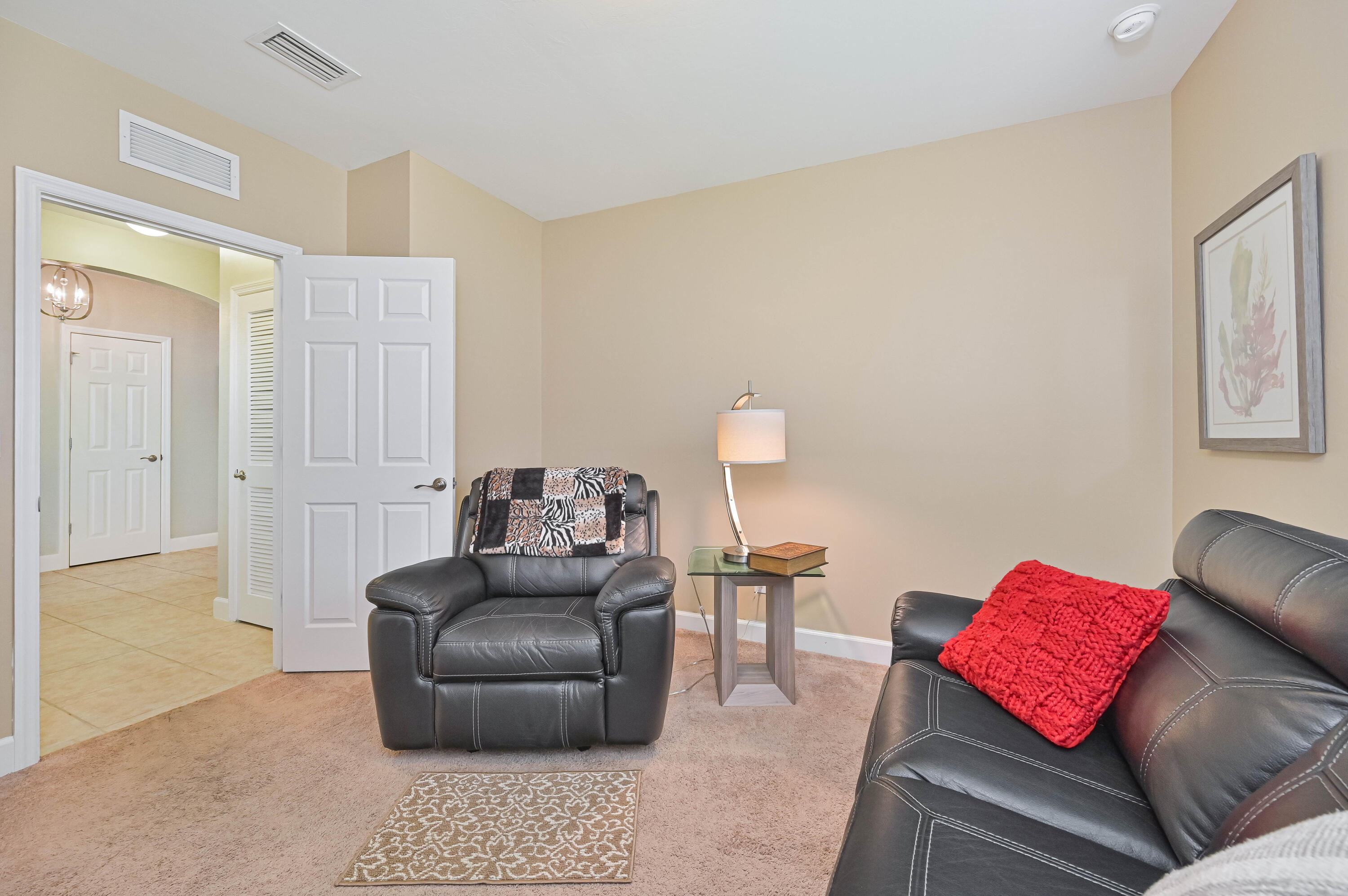 RIVER HALL - Residential