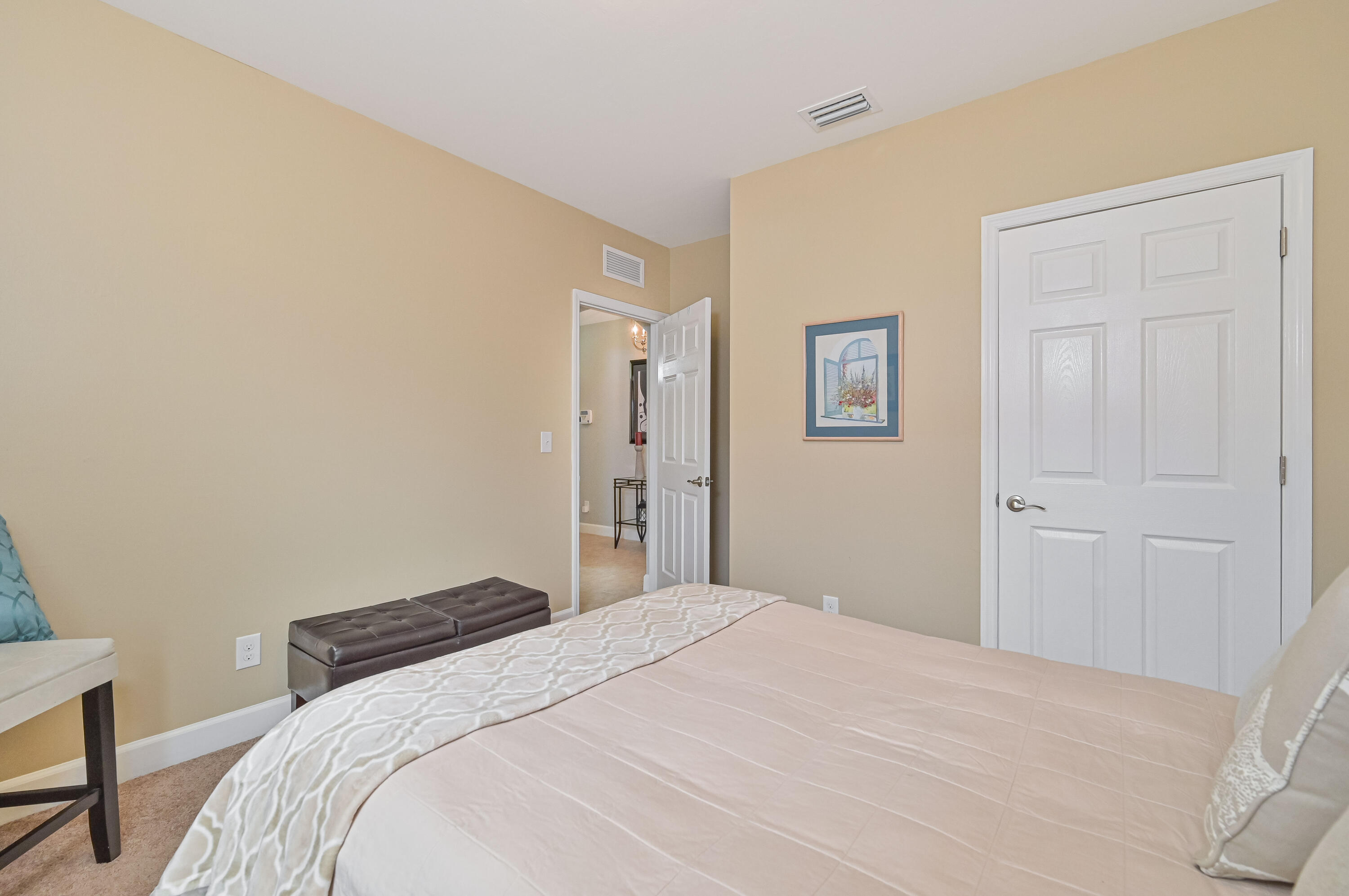 RIVER HALL - Residential