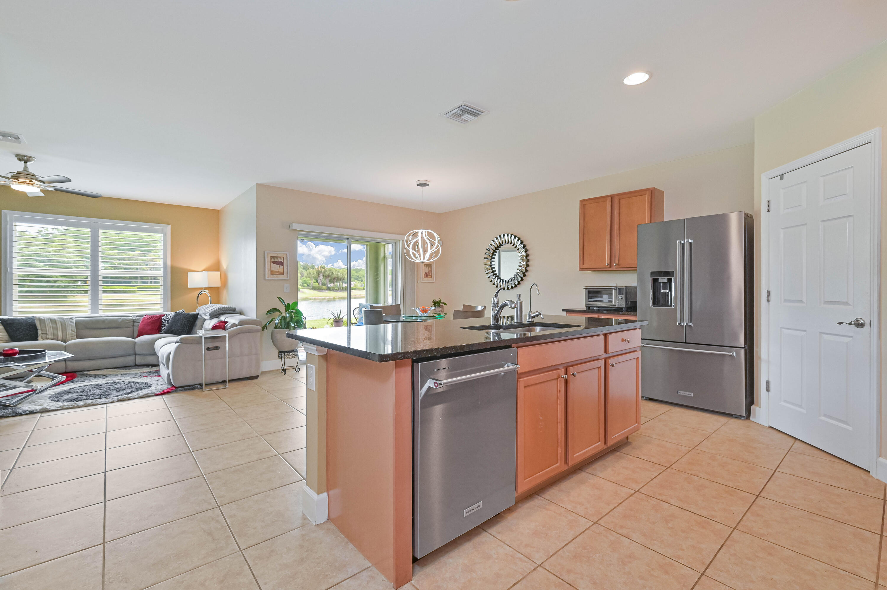 RIVER HALL - Residential